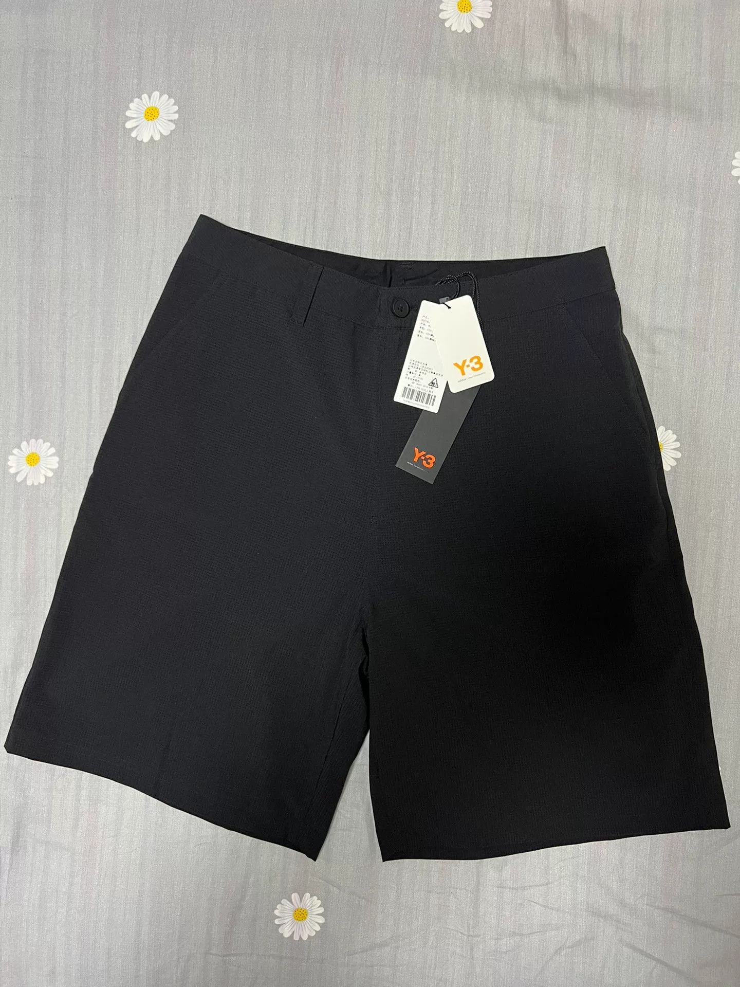 Y-3 Y-3 Black Shorts for Men Size US 30 / EU 46 - 2 Thumbnail