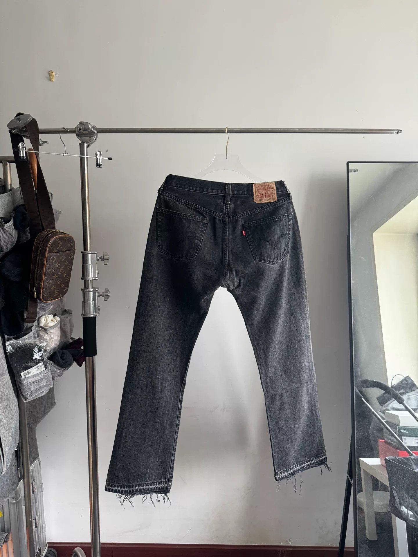Vintage Vintage Levi's 501 Black Denim Jeans Size US 36 / EU 52 - 2 Thumbnail