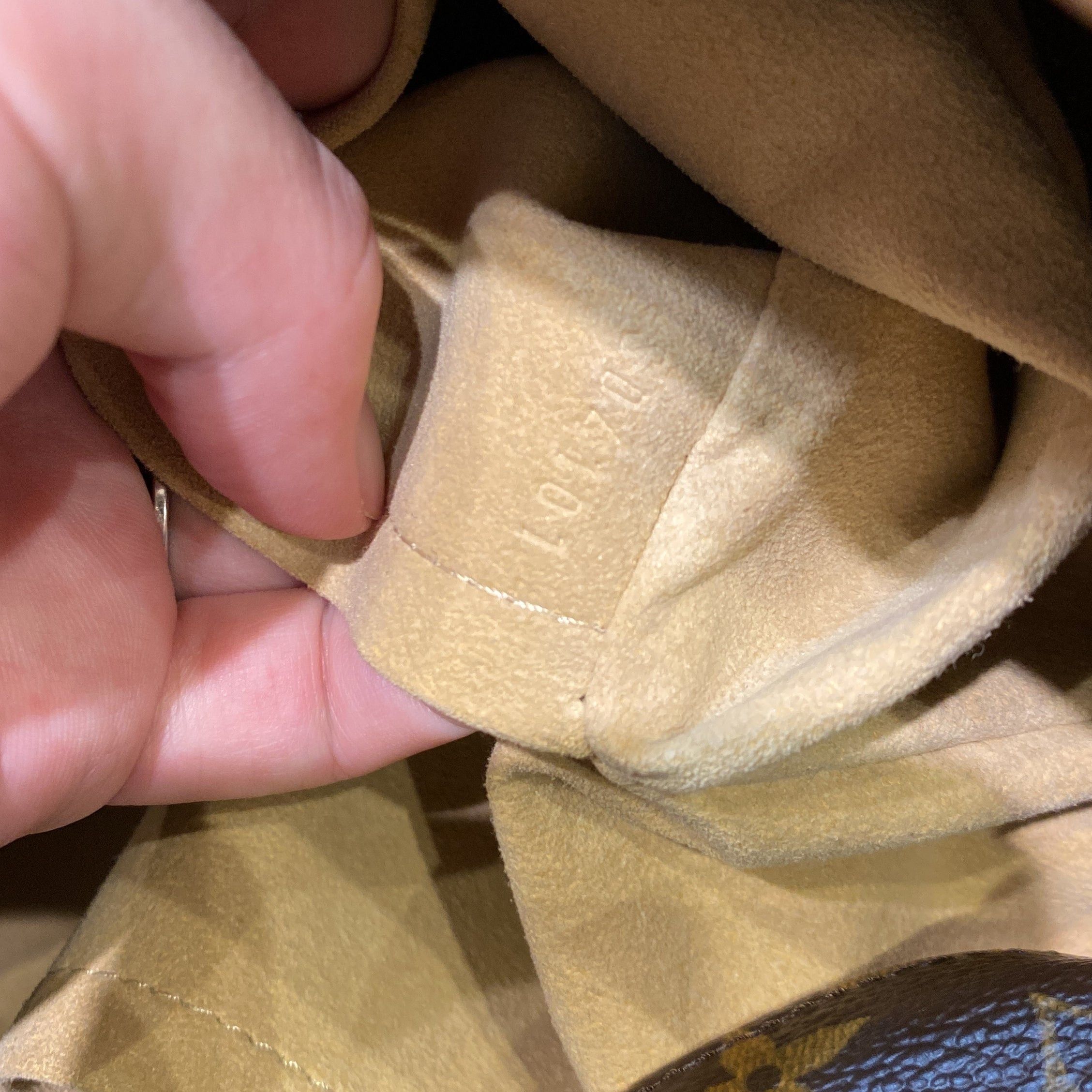 Louis Vuitton Artsy Handbag Size ONE SIZE - 8 Thumbnail