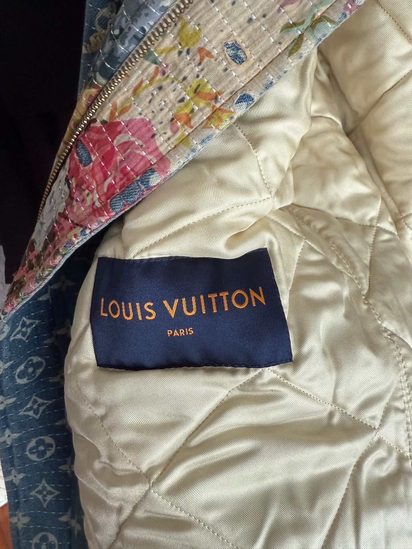 Louis Vuitton Louis Vuitton Floral Embroidered Denim Jacket Size US M / EU 48-50 / 2 - 5 Thumbnail