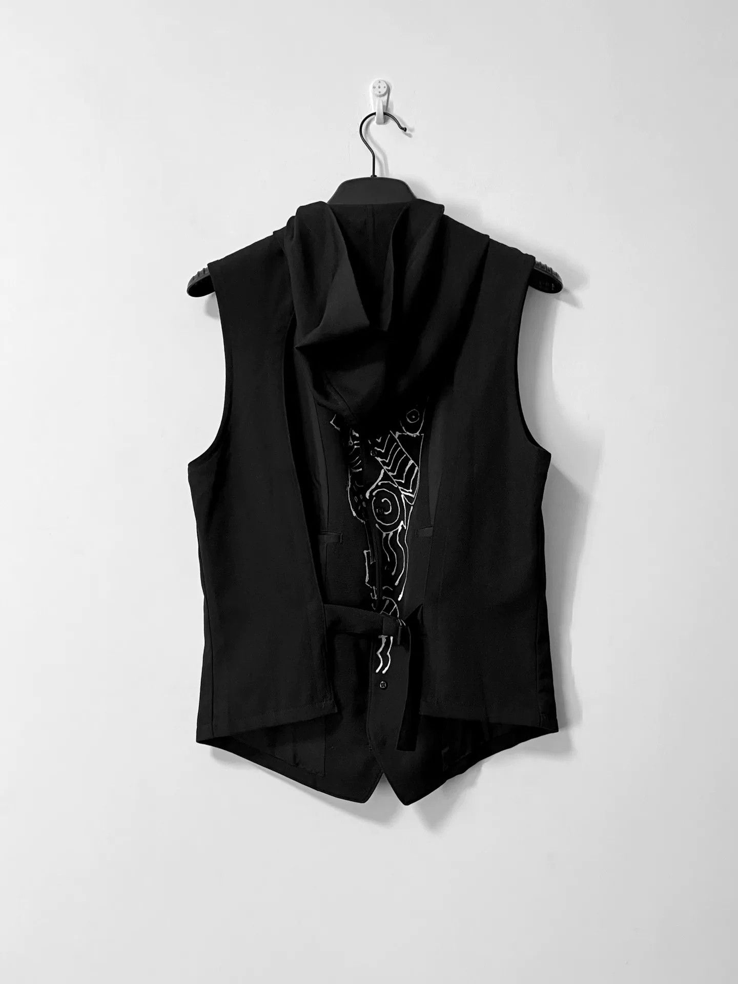 Yohji Yamamoto Yohji Yamamoto Graffiti Hooded Vest Size US L / EU 52-54 / 3 - 4 Thumbnail
