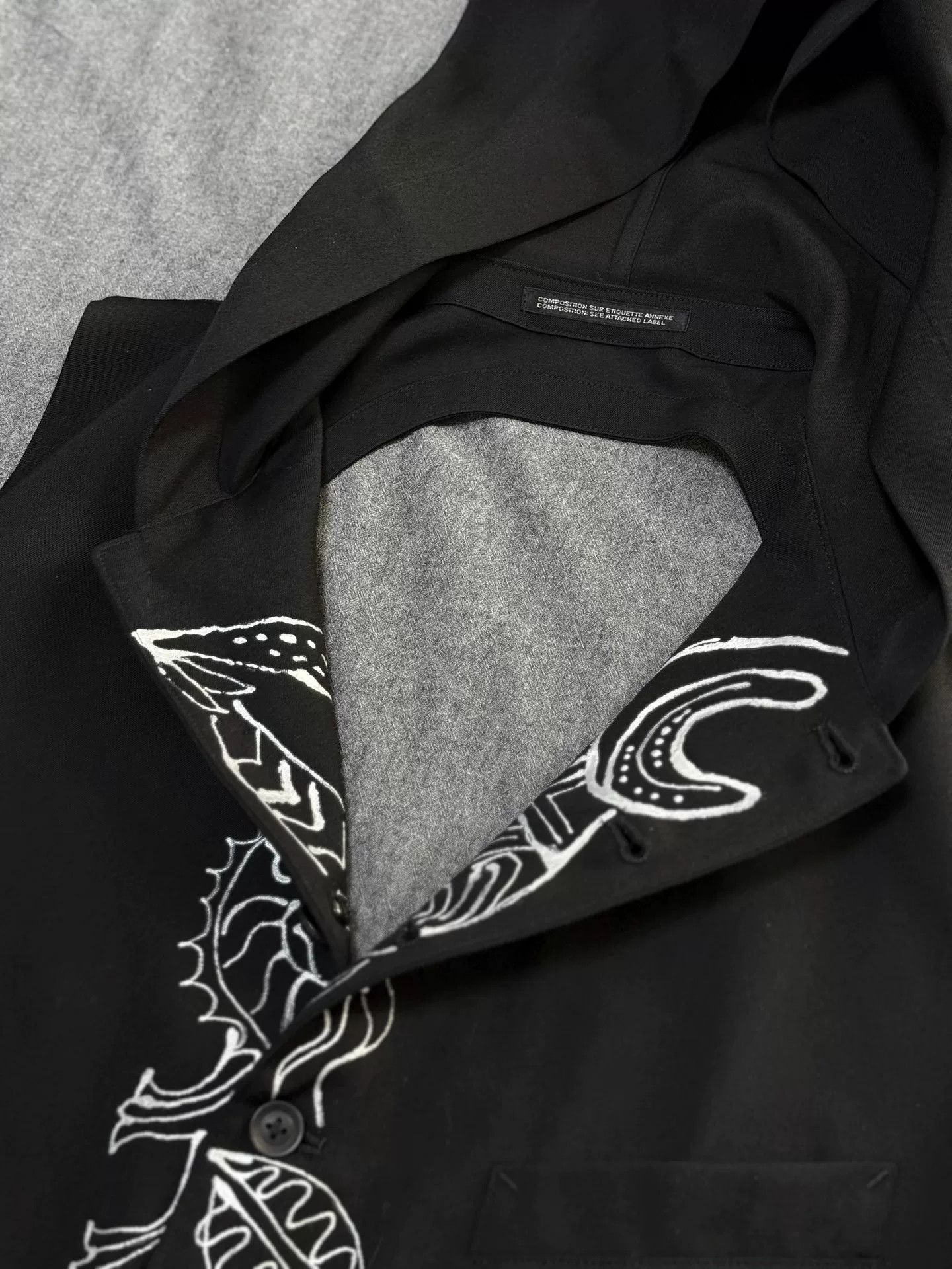 Yohji Yamamoto Yohji Yamamoto Graffiti Hooded Vest Size US L / EU 52-54 / 3 - 6 Thumbnail