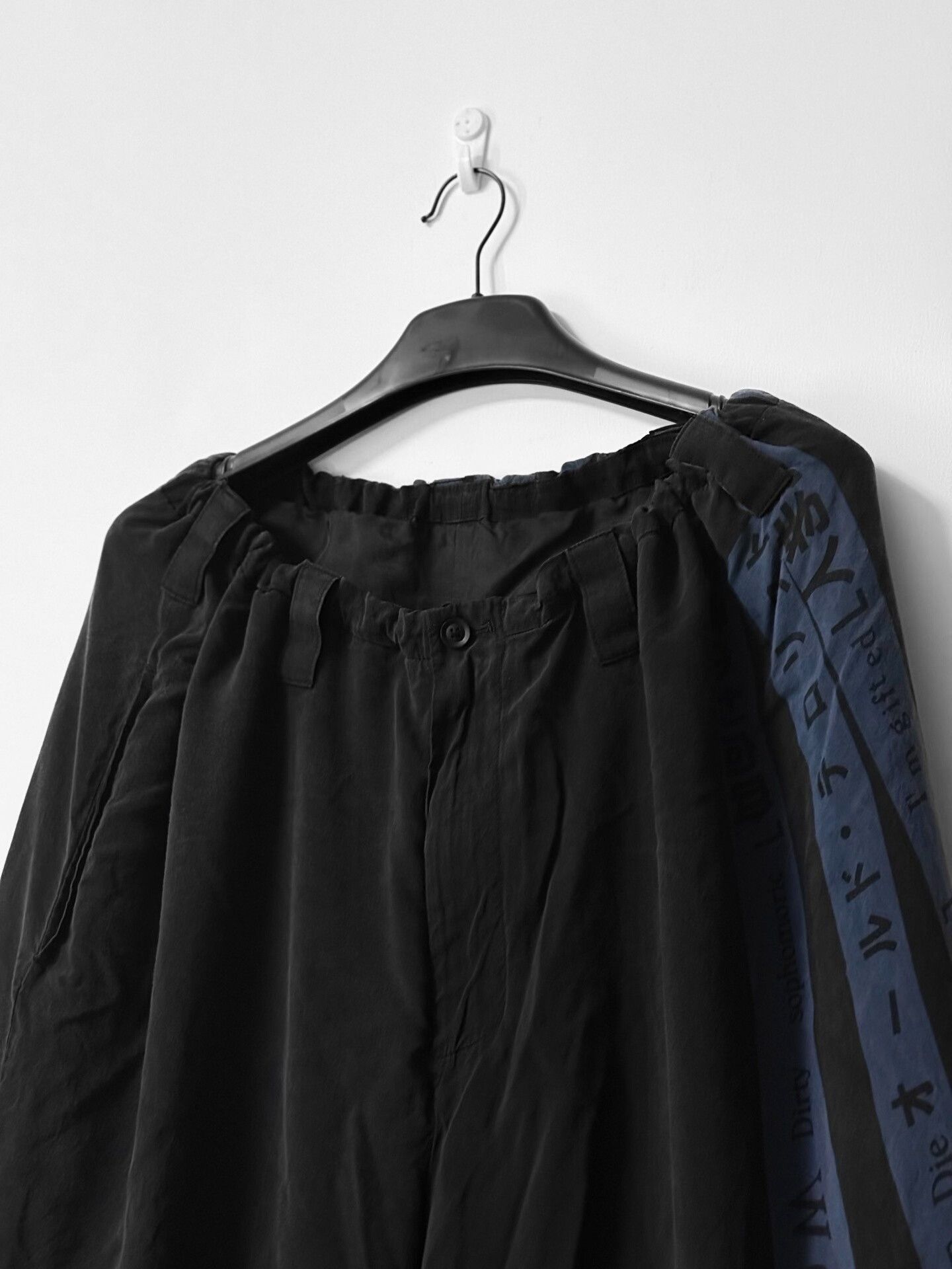Yohji Yamamoto Yohji Yamamoto Blue Character Wide-Leg Trousers Size US 30 / EU 46 - 4 Thumbnail