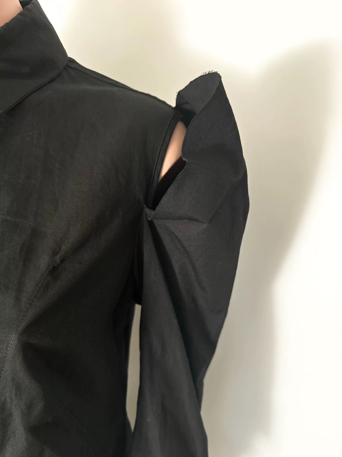 Yohji Yamamoto Yohji Yamamoto Black Off-Shoulder Shirt Size S / US 4 / IT 40 - 5 Thumbnail