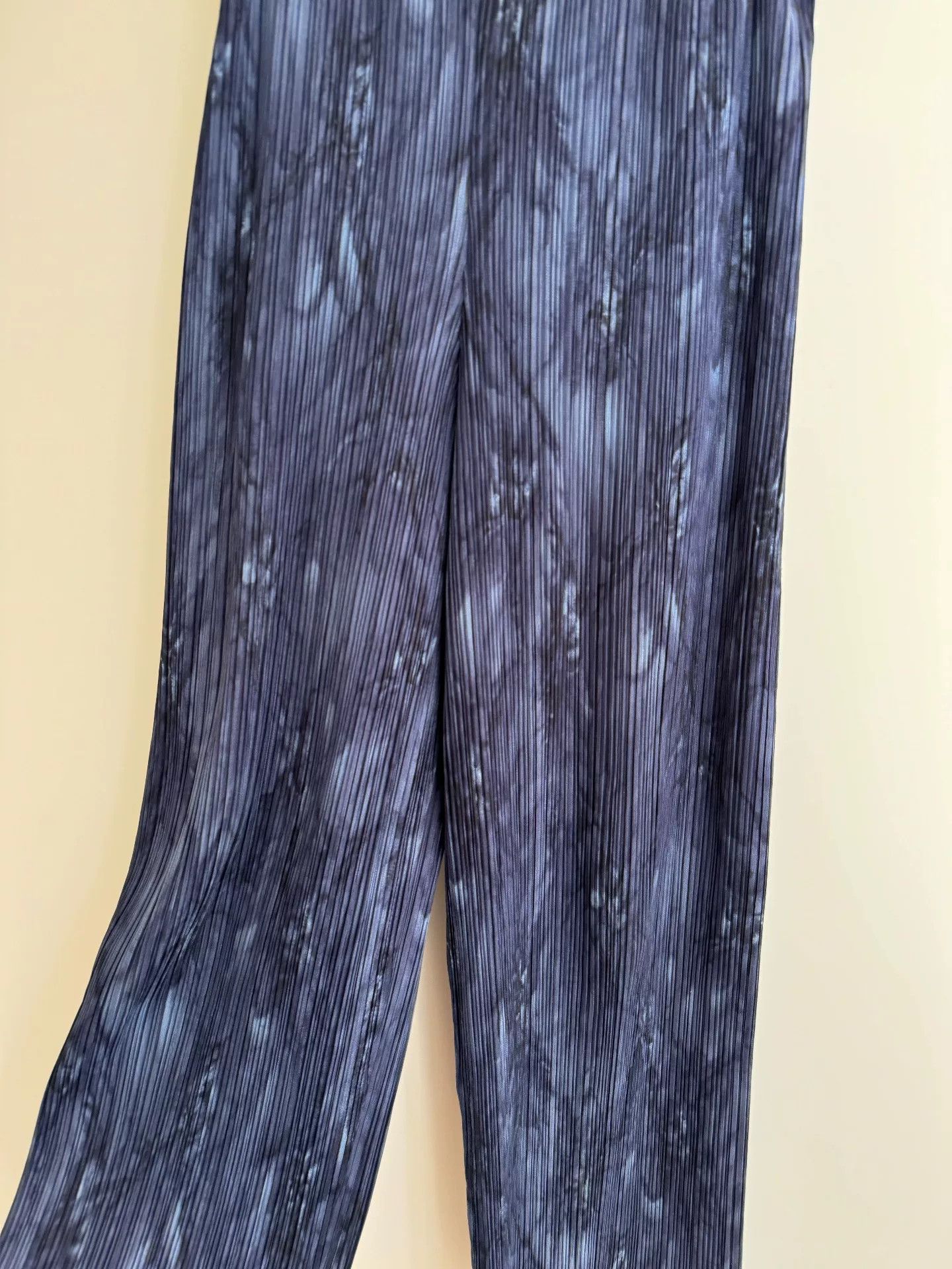 Pleats Please Issey Miyake Issey Miyake Blue Wave Pants Size 25" / US 0 / IT 36 - 2 Thumbnail