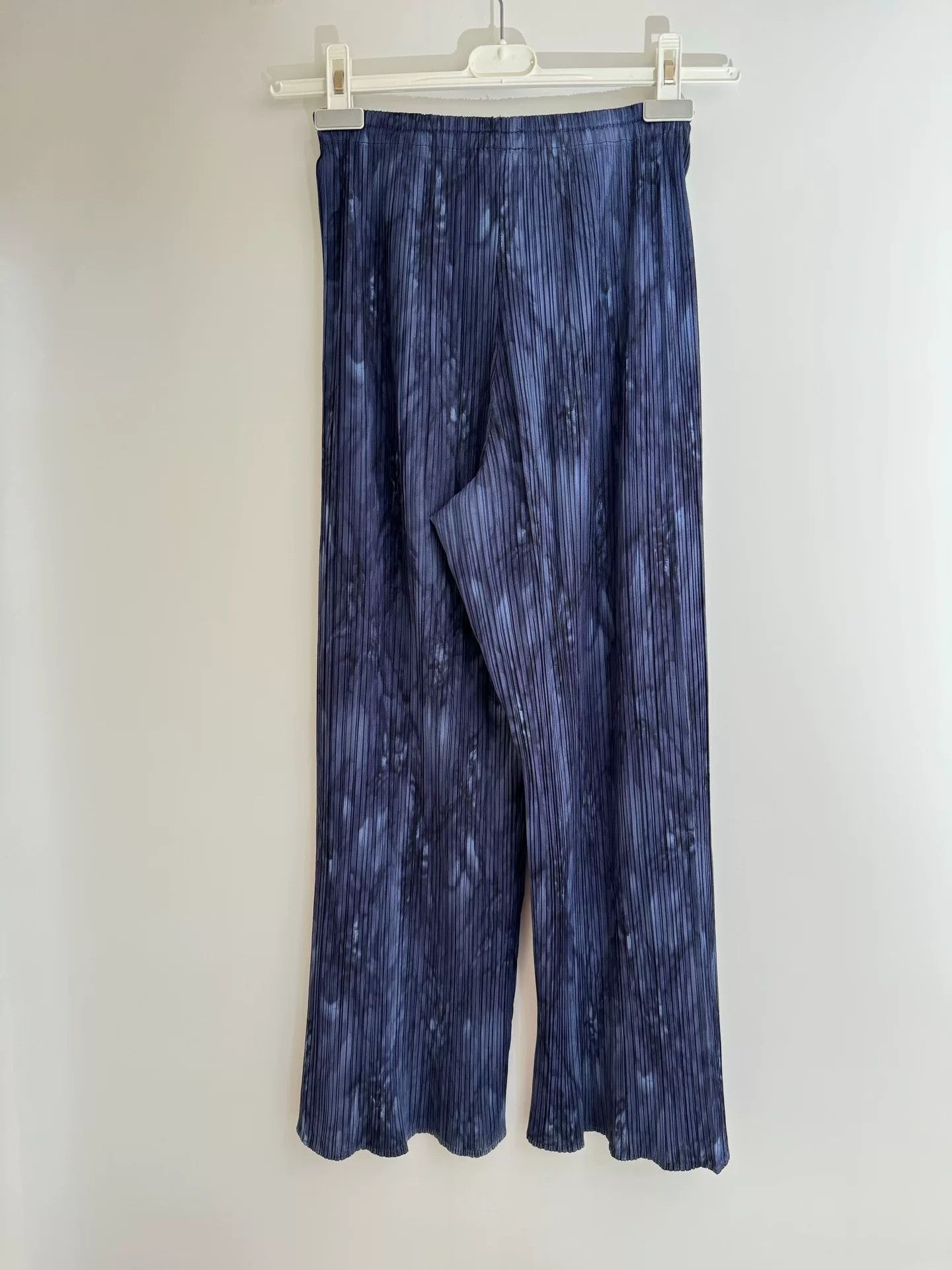 Pleats Please Issey Miyake Issey Miyake Blue Wave Pants Size 25" / US 0 / IT 36 - 3 Thumbnail
