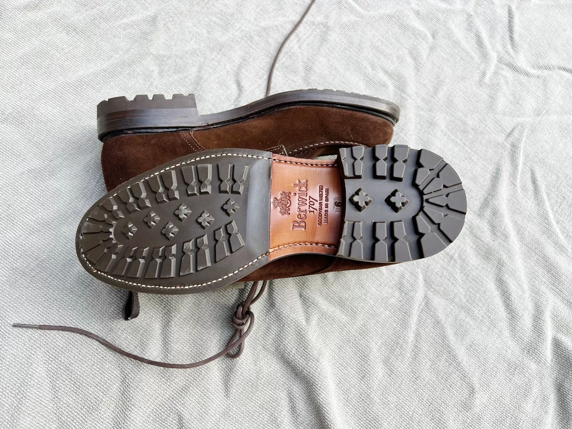 Berwick 1707 Berwick1707 Handmade Spanish Suede Tanker Boots Size US 6 / EU 39 - 7 Thumbnail