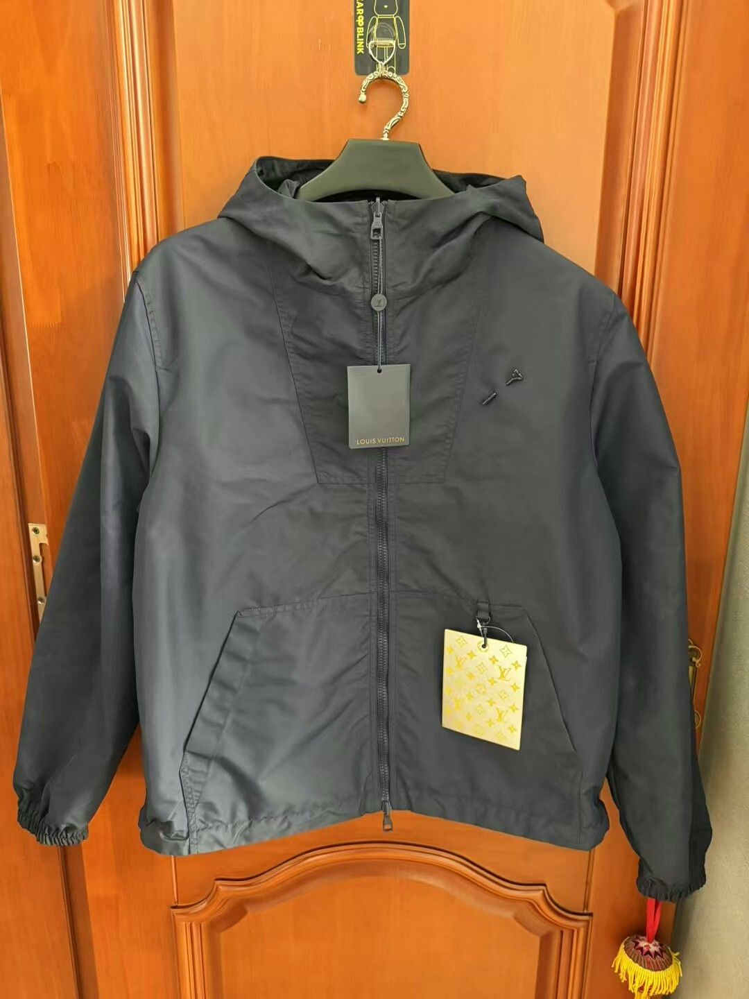 Louis Vuitton louis vuitton double-sided waterproof jacket Size US L / EU 52-54 / 3 - 3 Thumbnail