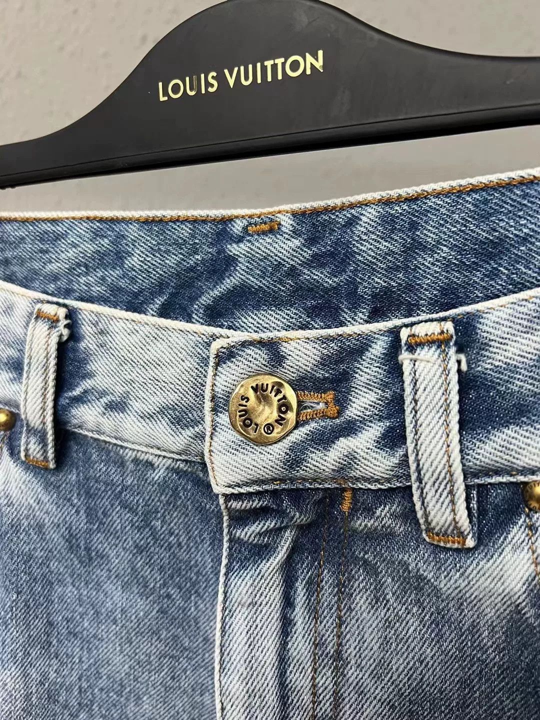 Louis Vuitton lv water-washed denim pants in size 30 Size US 30 / EU 46 - 3 Thumbnail
