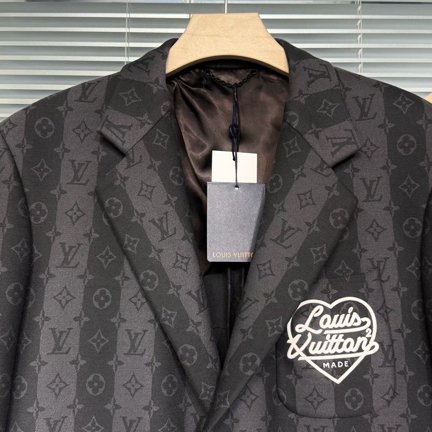 Louis Vuitton louis vuitton nigo collaboration wool blazer Size US L / EU 52-54 / 3 - 3 Thumbnail