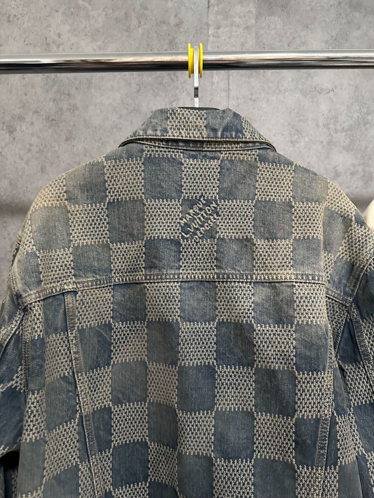 Louis Vuitton LV Louis Vuitton Denim Jacket with Pearl Buttons Size US XXL / EU 58 / 5 - 6 Thumbnail