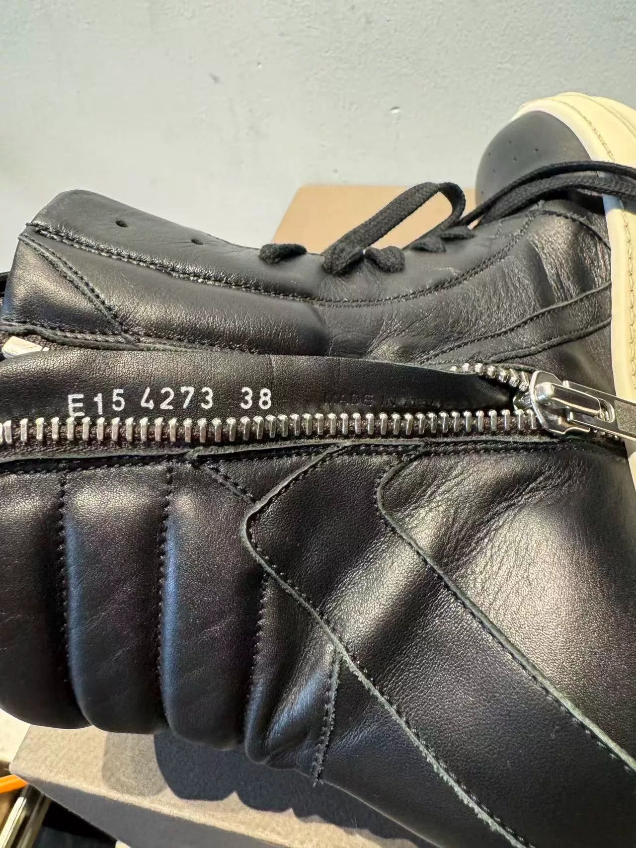 Rick Owens Rick Owens Black Leather Triangle Sneakers Size US 5 / EU 37 - 6 Thumbnail