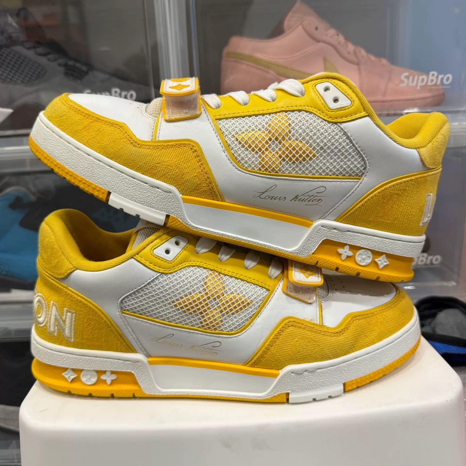 Louis Vuitton LV Trainer Velcro White Yellow Sneakers Size US 8 / EU 41 - 6 Thumbnail
