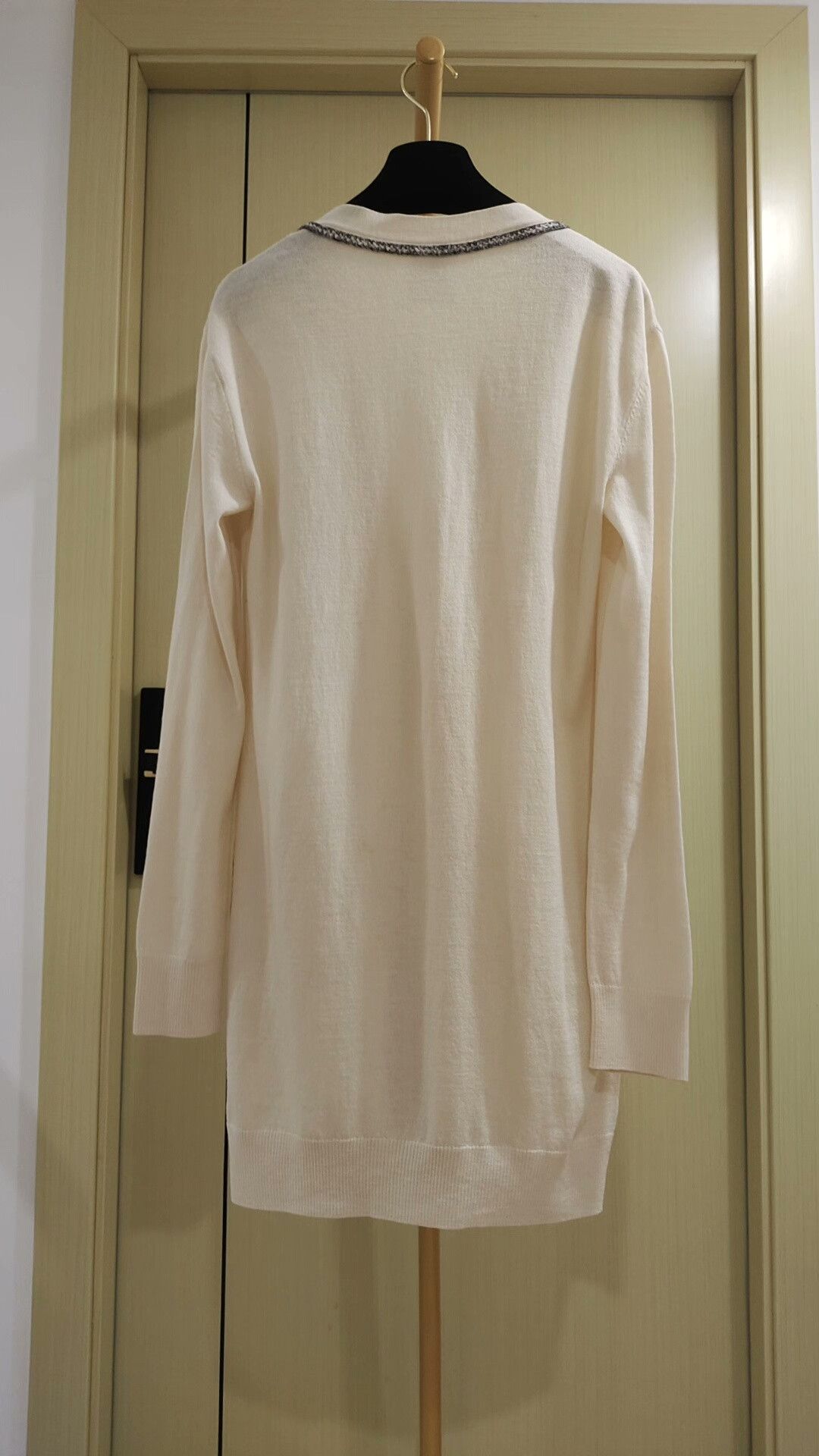 Chanel Chanel Classic Knit Cardigan in Wool Size M / US 6-8 / IT 42-44 - 2 Thumbnail