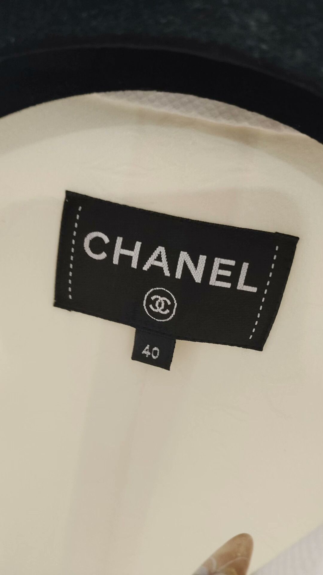 Chanel Chanel White Vest with Crystal Buttons Size S / US 4 / IT 40 - 2 Thumbnail