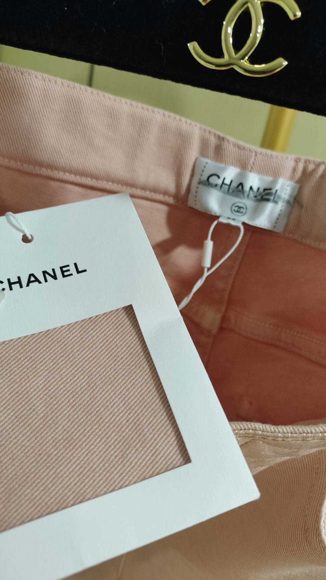 Chanel Chanel Pink Denim Pants with Tags Size 27" / US 4 / IT 40 - 4 Thumbnail