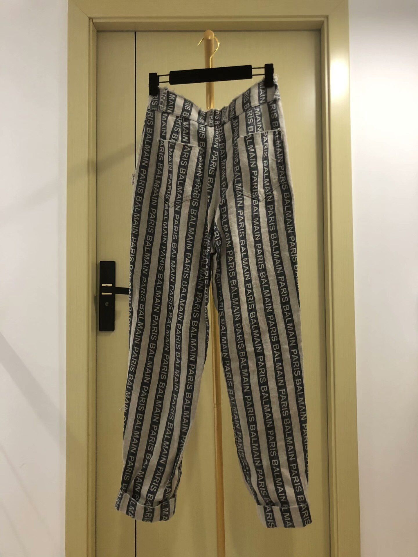 Balmain Balmain Logo Design Denim Pants Size US 26 / EU 42 - 2 Thumbnail