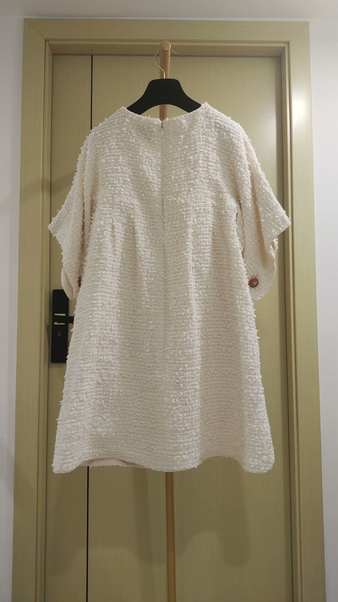 Chanel Chanel White Tweed Dress with Red Buttons Size S / US 4 / IT 40 - 2 Thumbnail