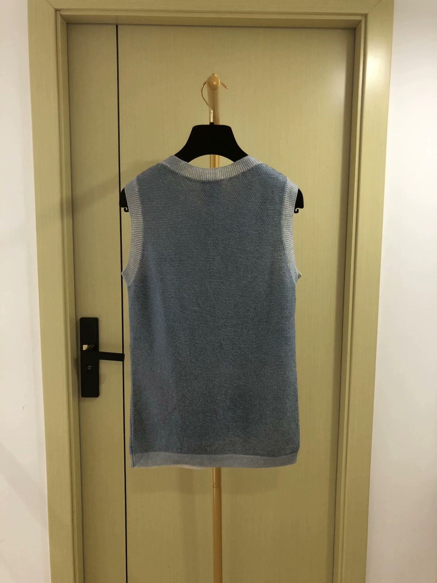 Chanel Chanel Cashmere Pearl Button Top Size S / US 4 / IT 40 - 2 Thumbnail