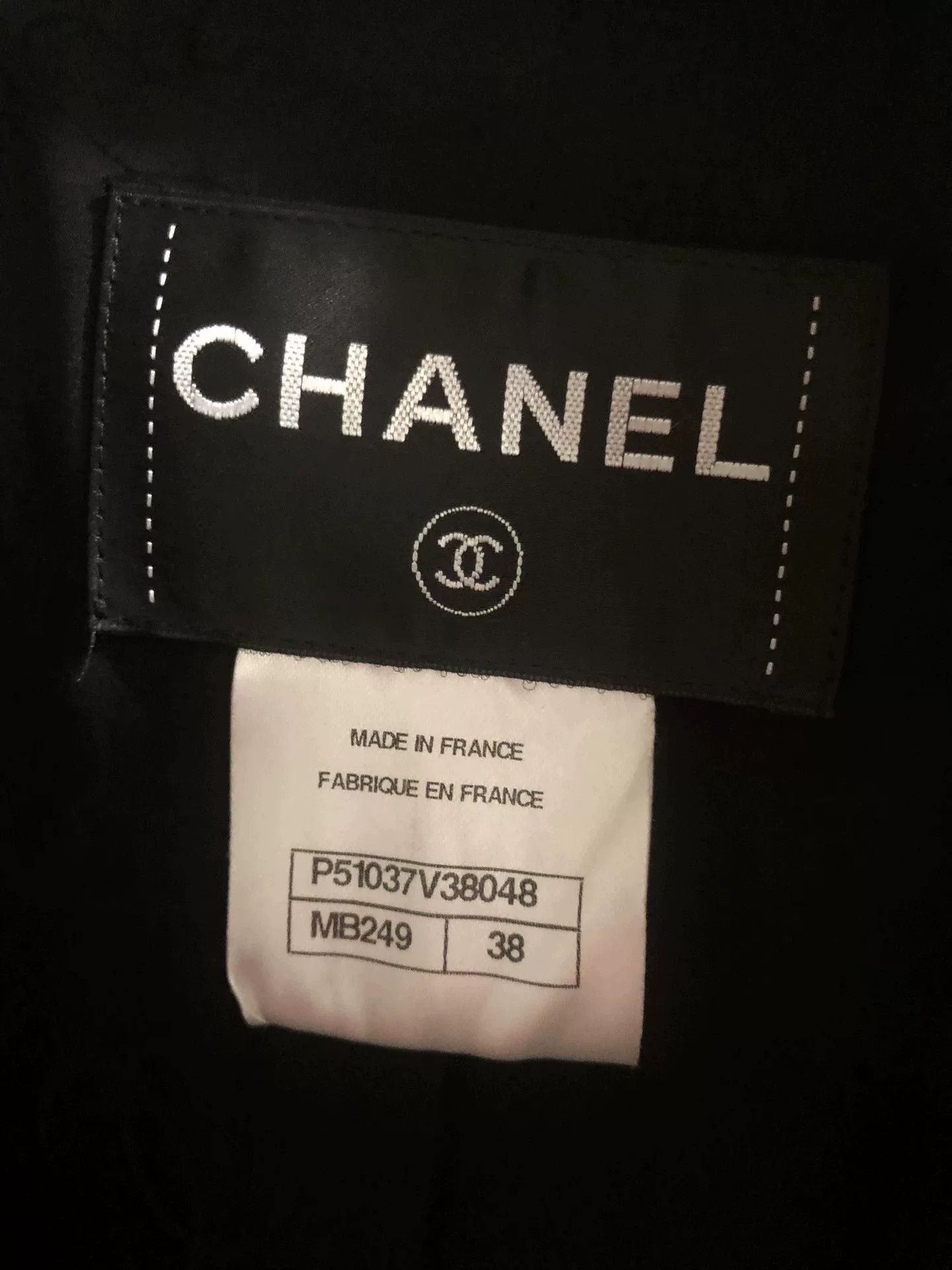 Chanel Authentic Chanel Black Boucle Jacket Size M / US 6-8 / IT 42-44 - 6 Thumbnail