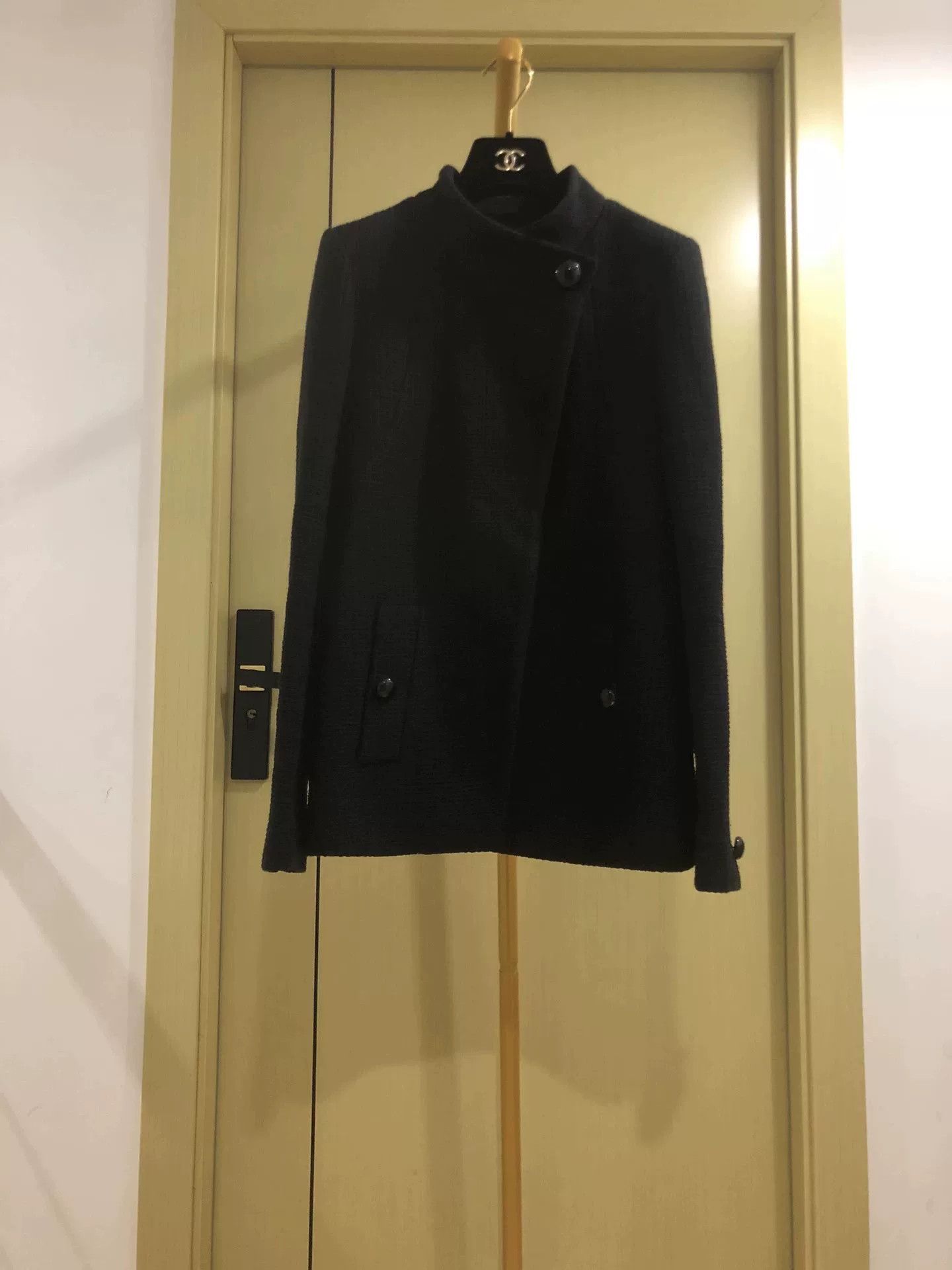 Chanel Authentic Chanel Black Boucle Jacket Size M / US 6-8 / IT 42-44 - 2 Thumbnail