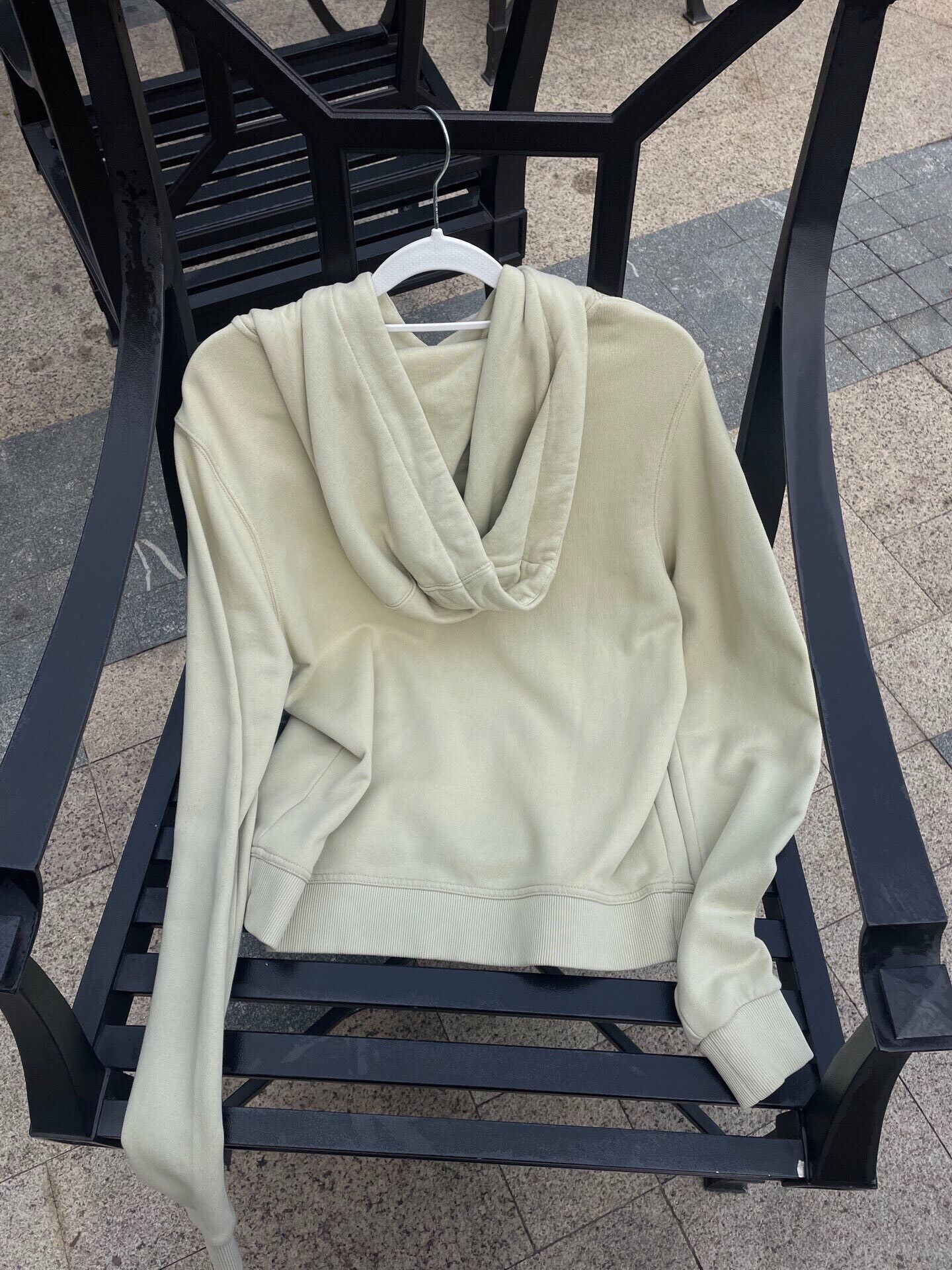 Burberry Burberry Sweatshirt in Beige for Sale Size US XS / EU 42 / 0 - 2 Thumbnail