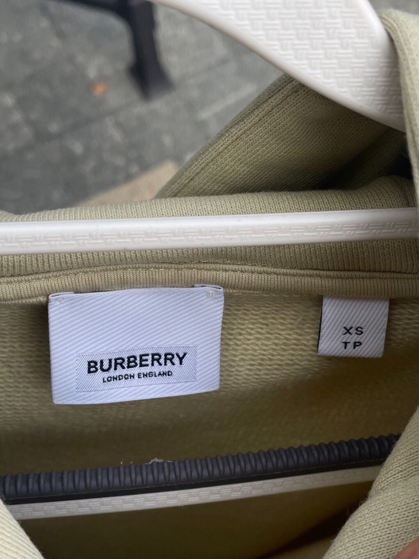 Burberry Burberry Sweatshirt in Beige for Sale Size US XS / EU 42 / 0 - 3 Thumbnail