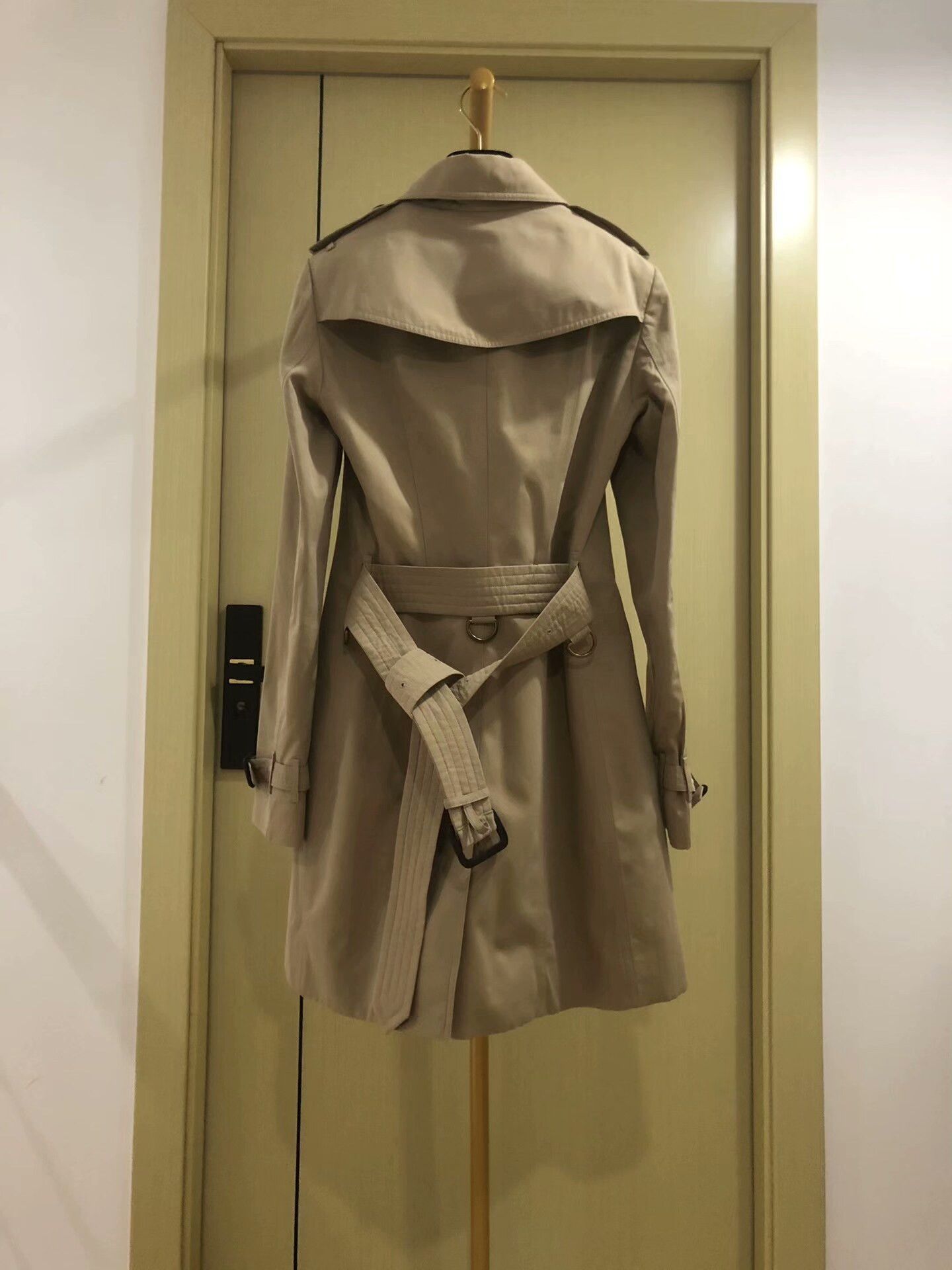 Burberry Burberry Beige Classic Check Coat Size XL / US 12-14 / IT 48-50 - 2 Thumbnail