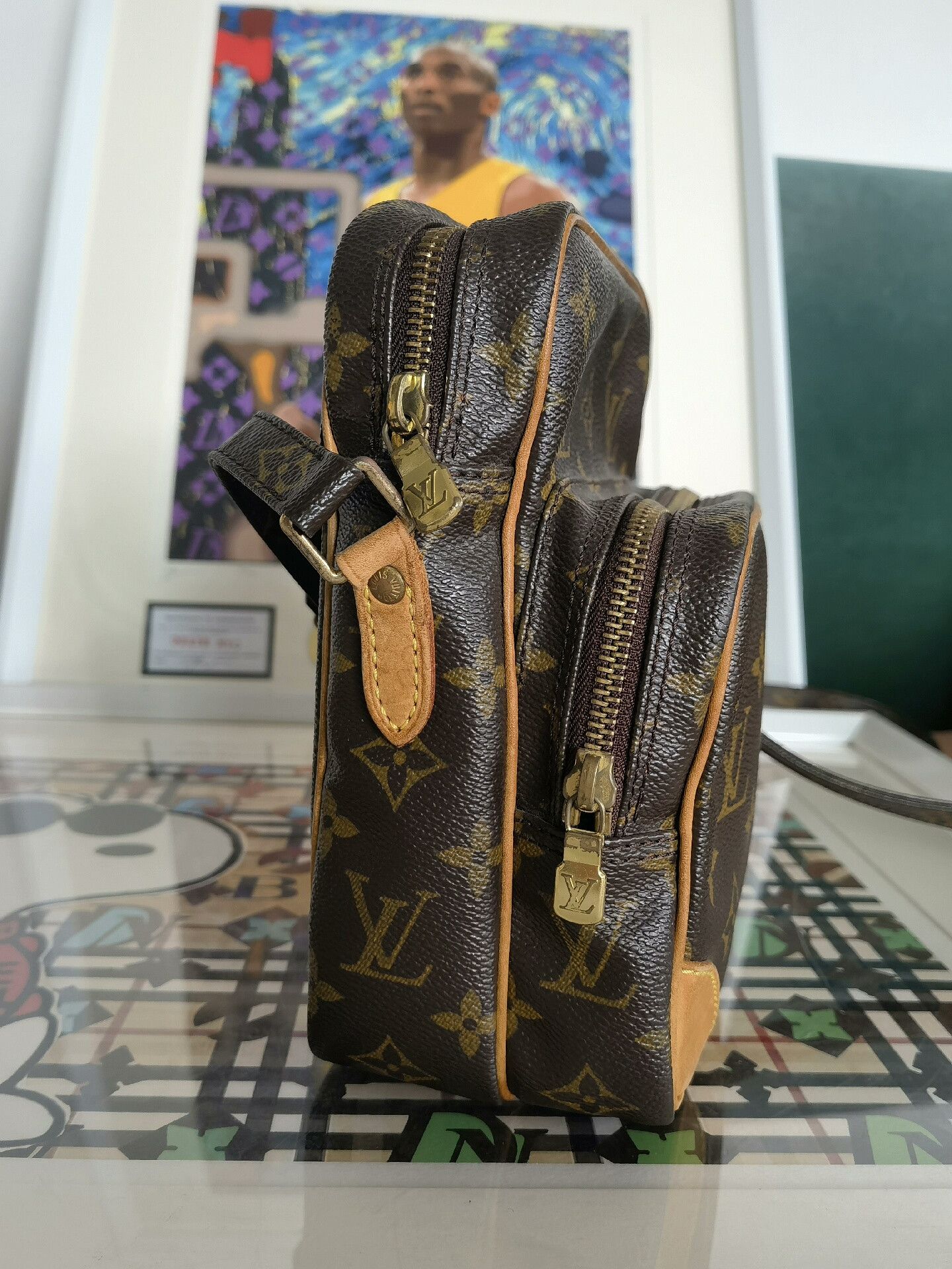 LVXWA Louis Vuitton Vertical Messenger Camera Bag Size ONE SIZE - 3 Thumbnail