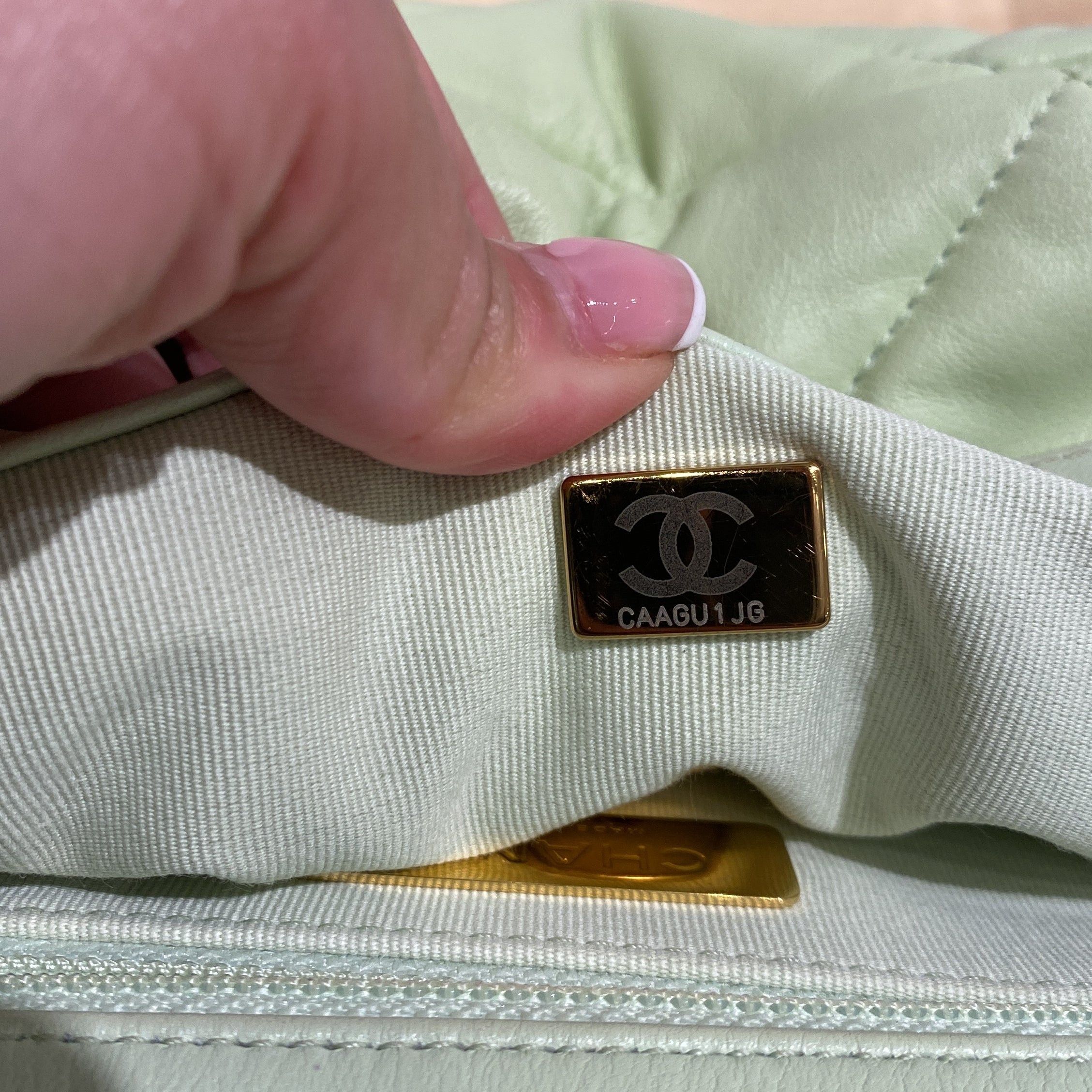 Chanel 19 Flap Bag Size ONE SIZE - 7 Thumbnail