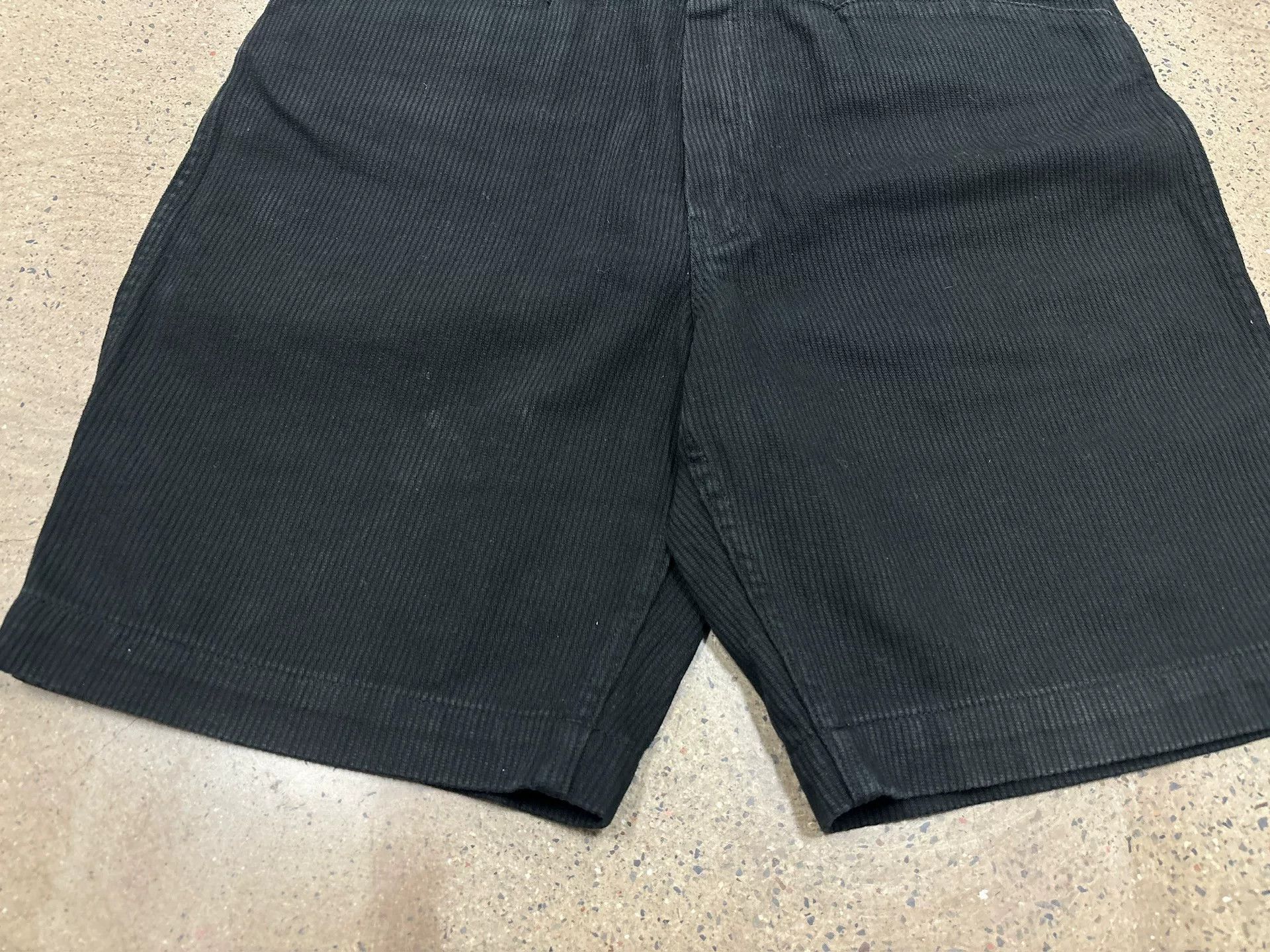 Tenderloin Vintage Black Corduroy Cargo Shorts Size US 26 / EU 42 - 4 Thumbnail