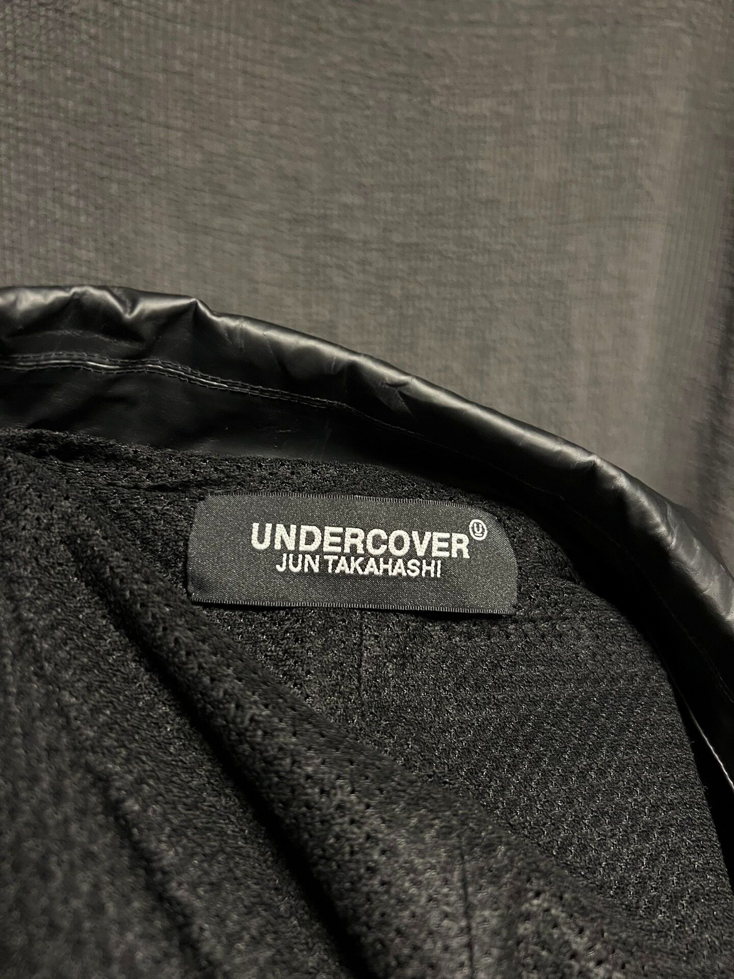 Undercover UNDERCOVER Black Wrinkled Logo Coat Size US M / EU 48-50 / 2 - 6 Thumbnail