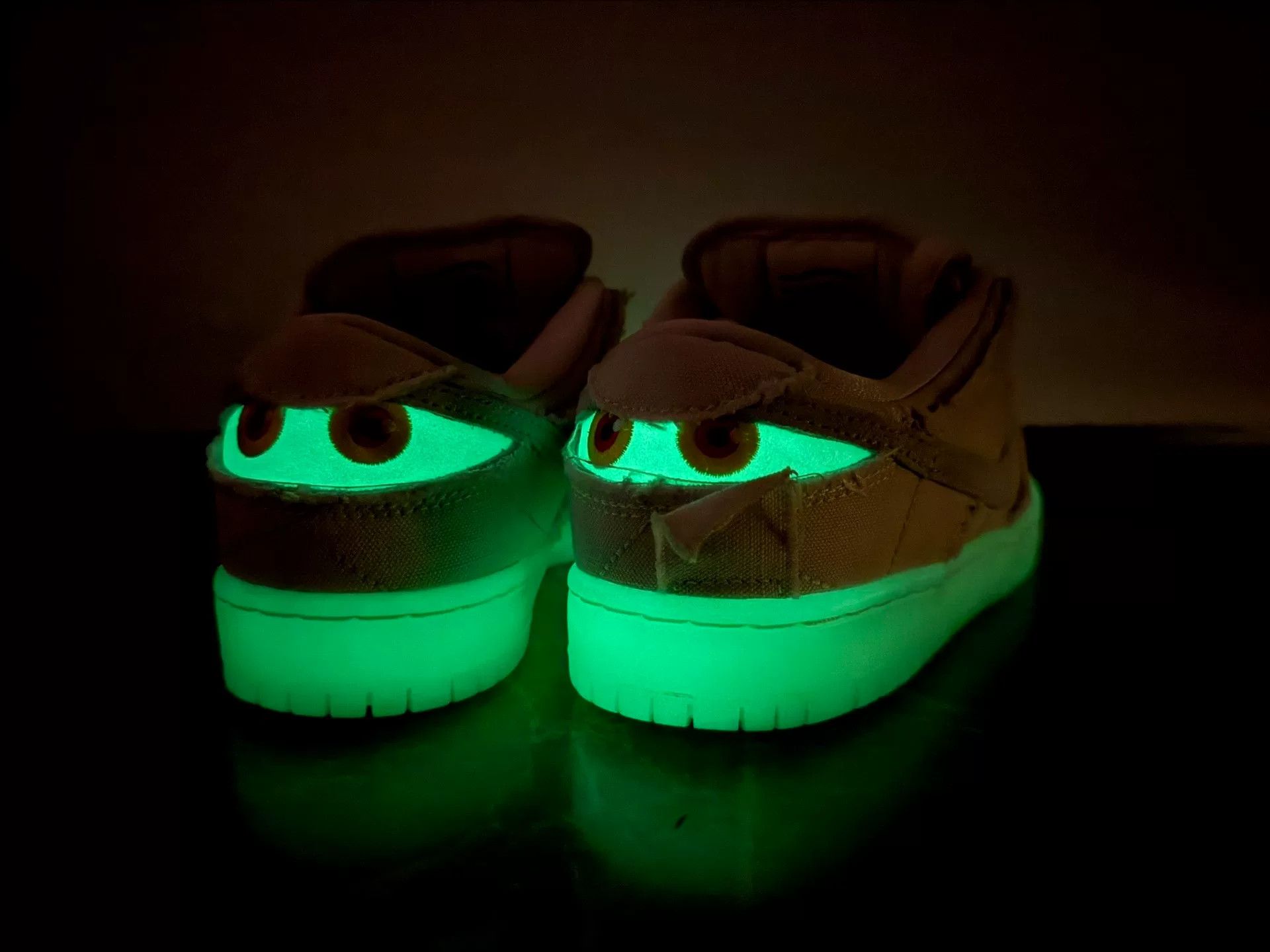 Nike Nike Dunk Halloween Glow-in-Dark Beige Size US 6 / EU 39 - 9 Thumbnail