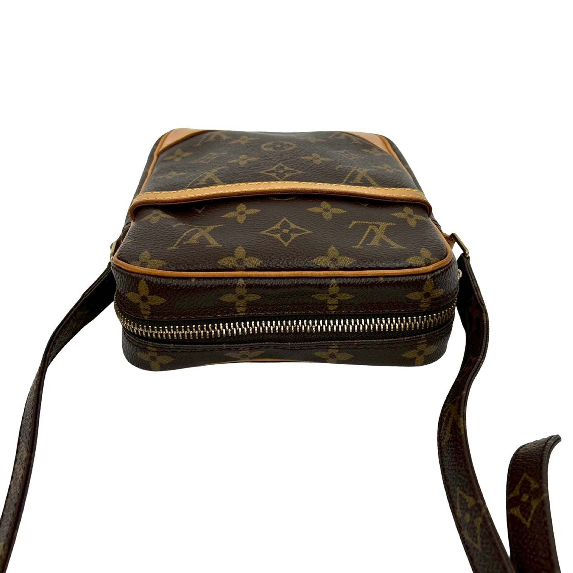 Louis Vuitton Louis Vuitton Monogram Danube Size ONE SIZE - 9 Thumbnail