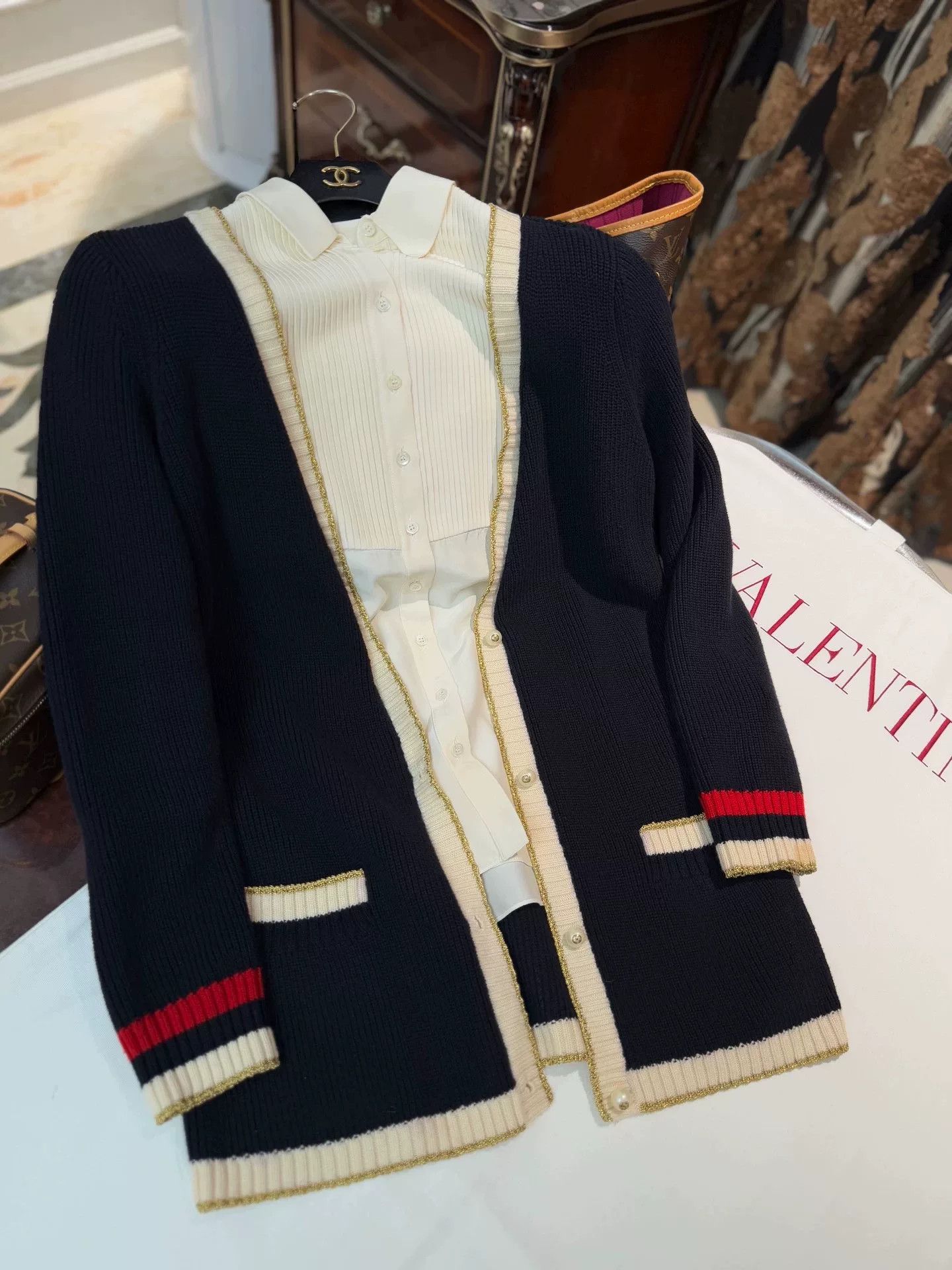 Gucci Gucci Pearl Button Knitted Cardigan Size S / US 4 / IT 40 - 5 Thumbnail