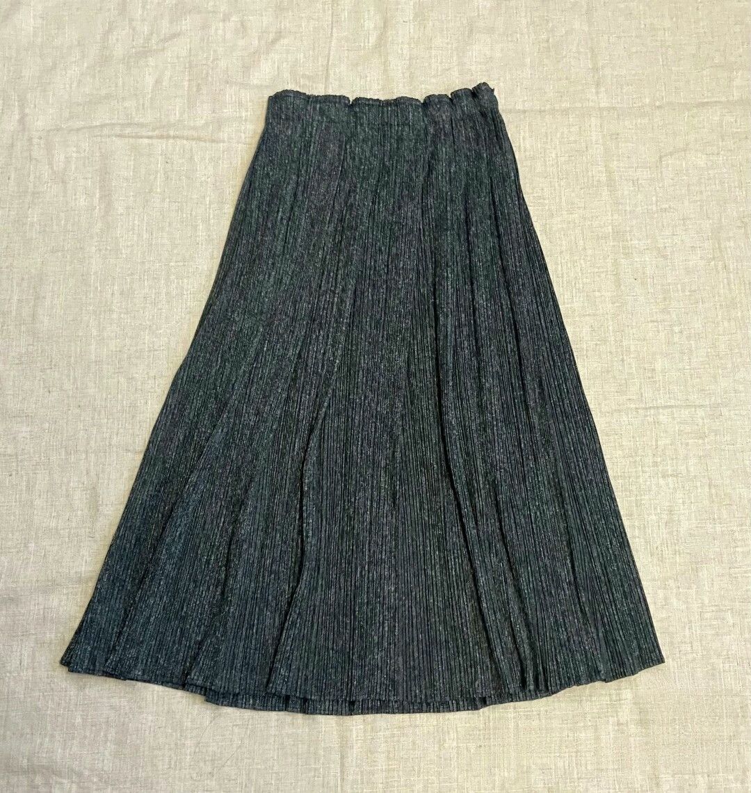 Pleats Please Issey Miyake Issey Miyake Pleats Please Dark Pleated Skirt Size 30" / US 8 / IT 44 - 2 Thumbnail
