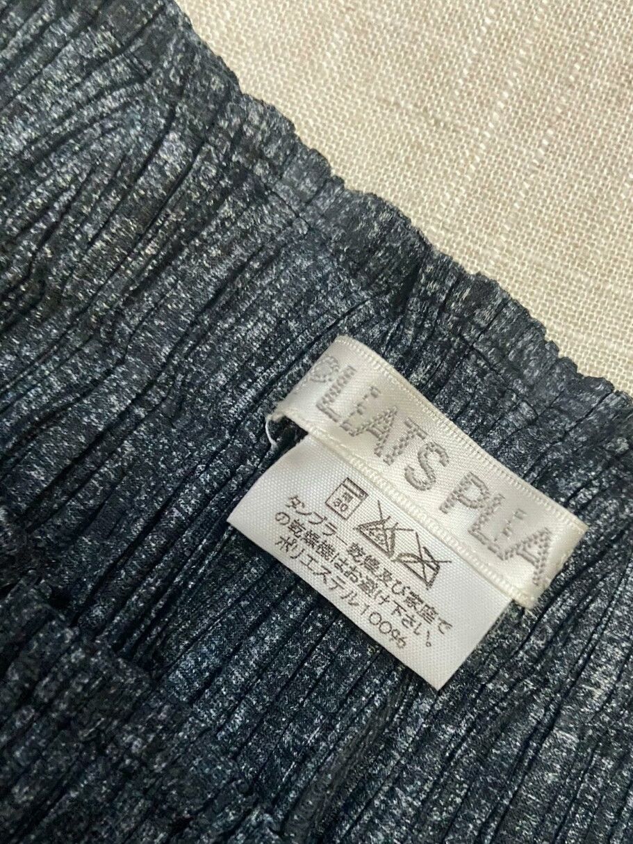 Pleats Please Issey Miyake Issey Miyake Pleats Please Dark Pleated Skirt Size 30" / US 8 / IT 44 - 3 Thumbnail