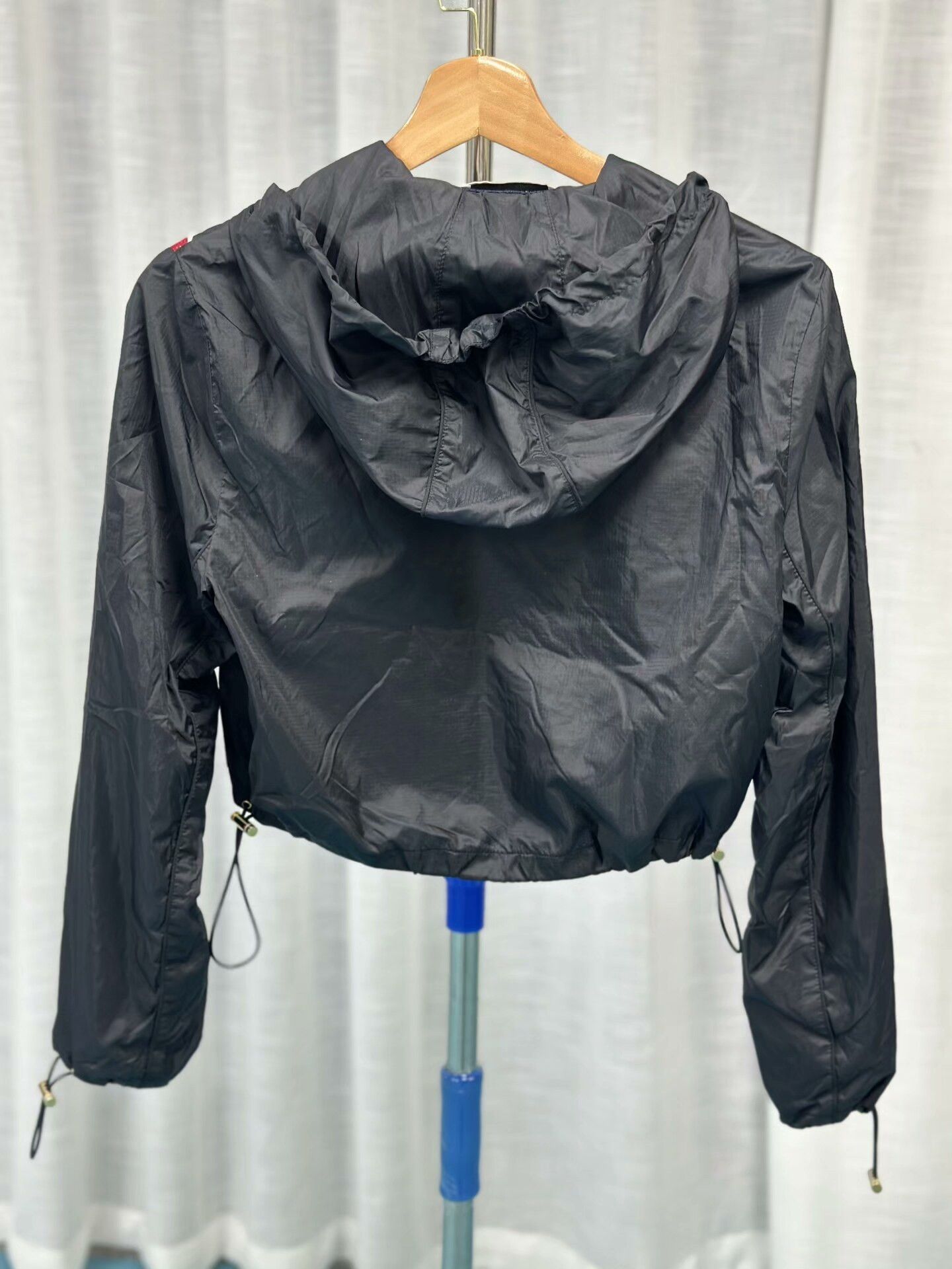 Thom Browne Thom Browne Cropped Windbreaker with Hood Size US M / EU 48-50 / 2 - 2 Thumbnail