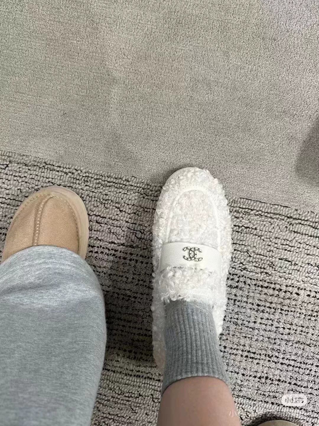 Chanel Chanel New Wool Teddy Loafers Size US 5 / IT 35 - 7 Thumbnail
