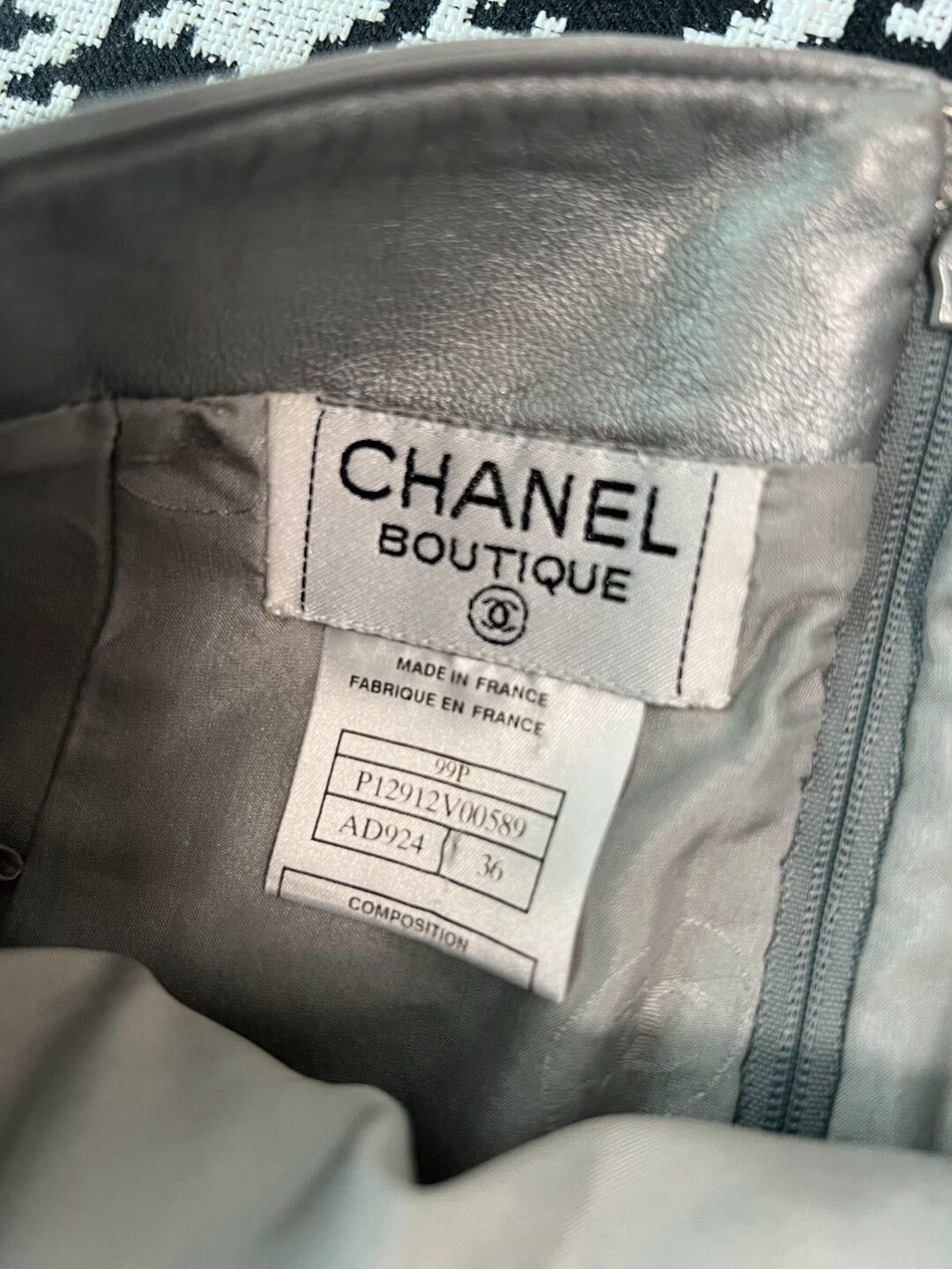 Chanel Chanel Vintage Silver Leather Skirt Size 36" / US 14 / IT 50 - 6 Thumbnail