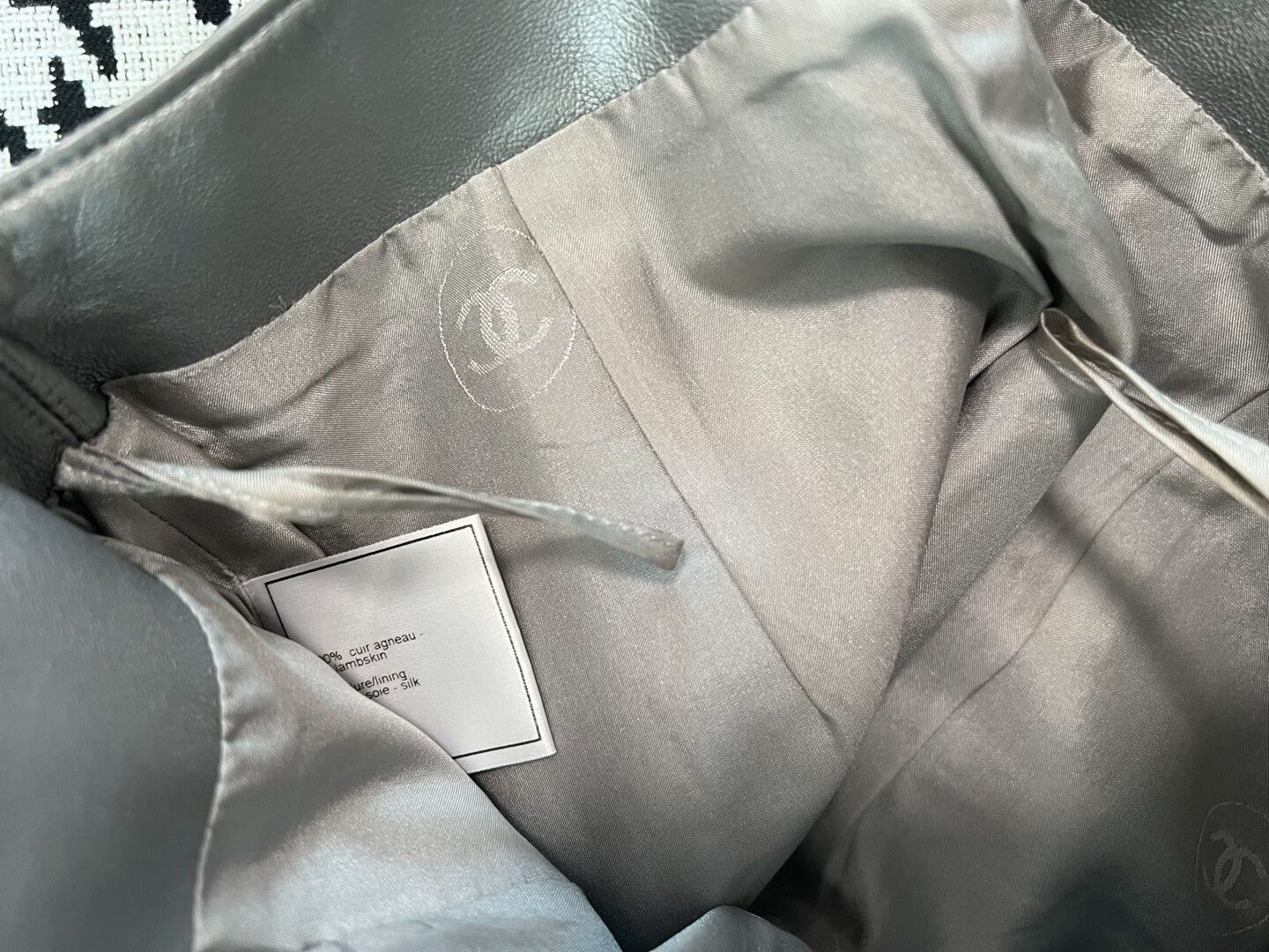 Chanel Chanel Vintage Silver Leather Skirt Size 36" / US 14 / IT 50 - 7 Thumbnail