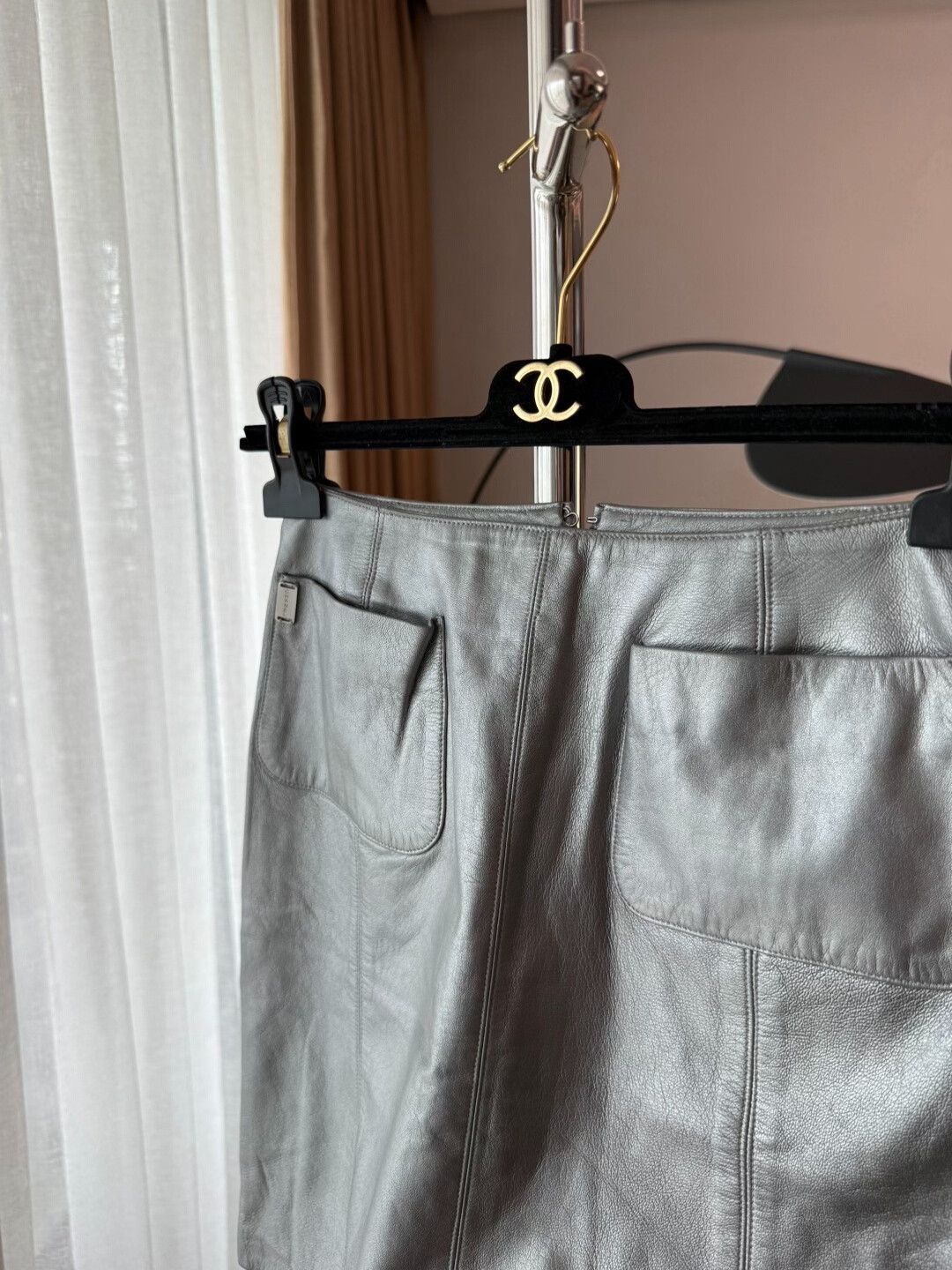 Chanel Chanel Vintage Silver Leather Skirt Size 36" / US 14 / IT 50 - 3 Thumbnail