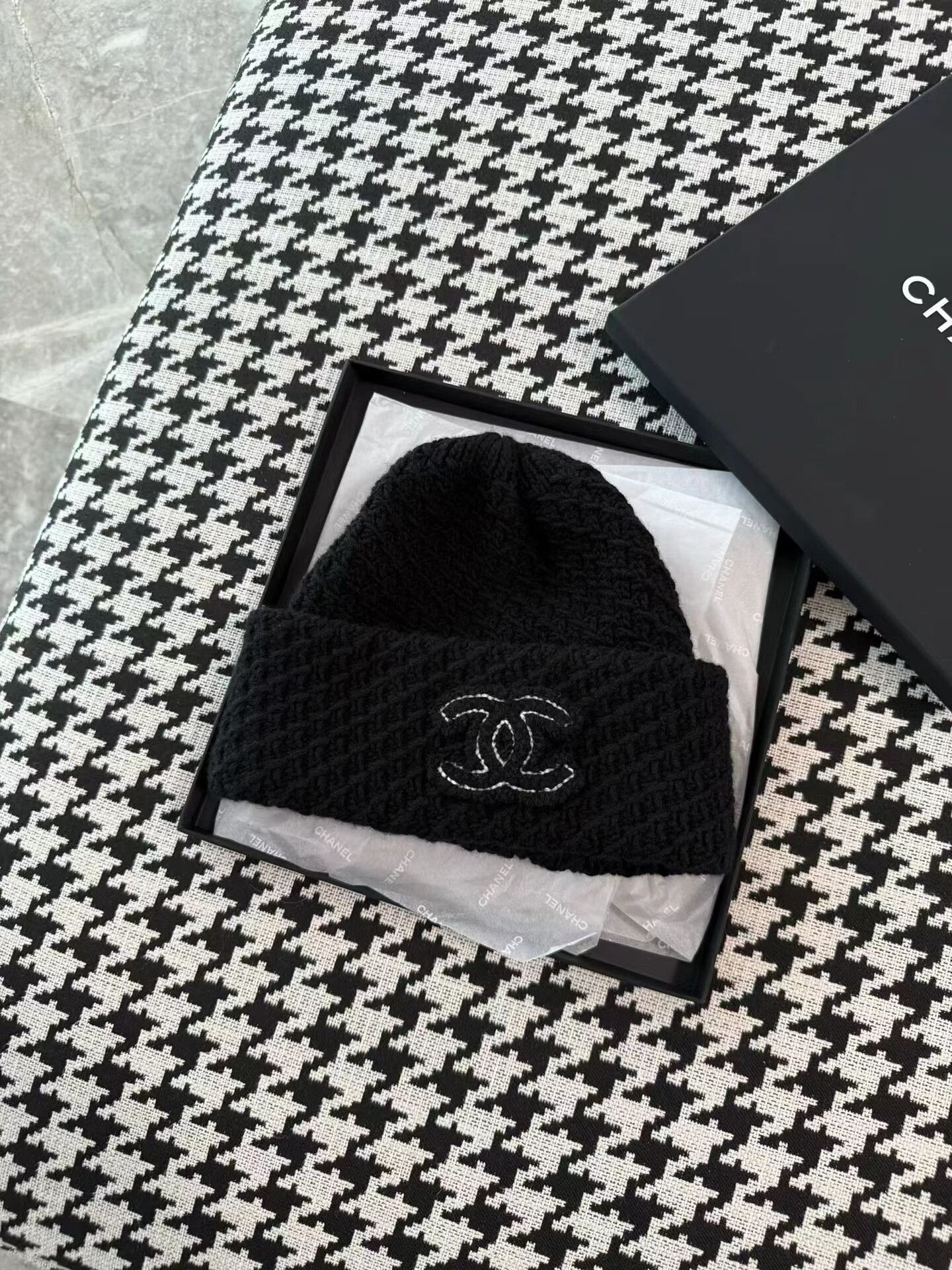 Chanel Chanel 24A Black Knit Beanie Size ONE SIZE - 2 Thumbnail