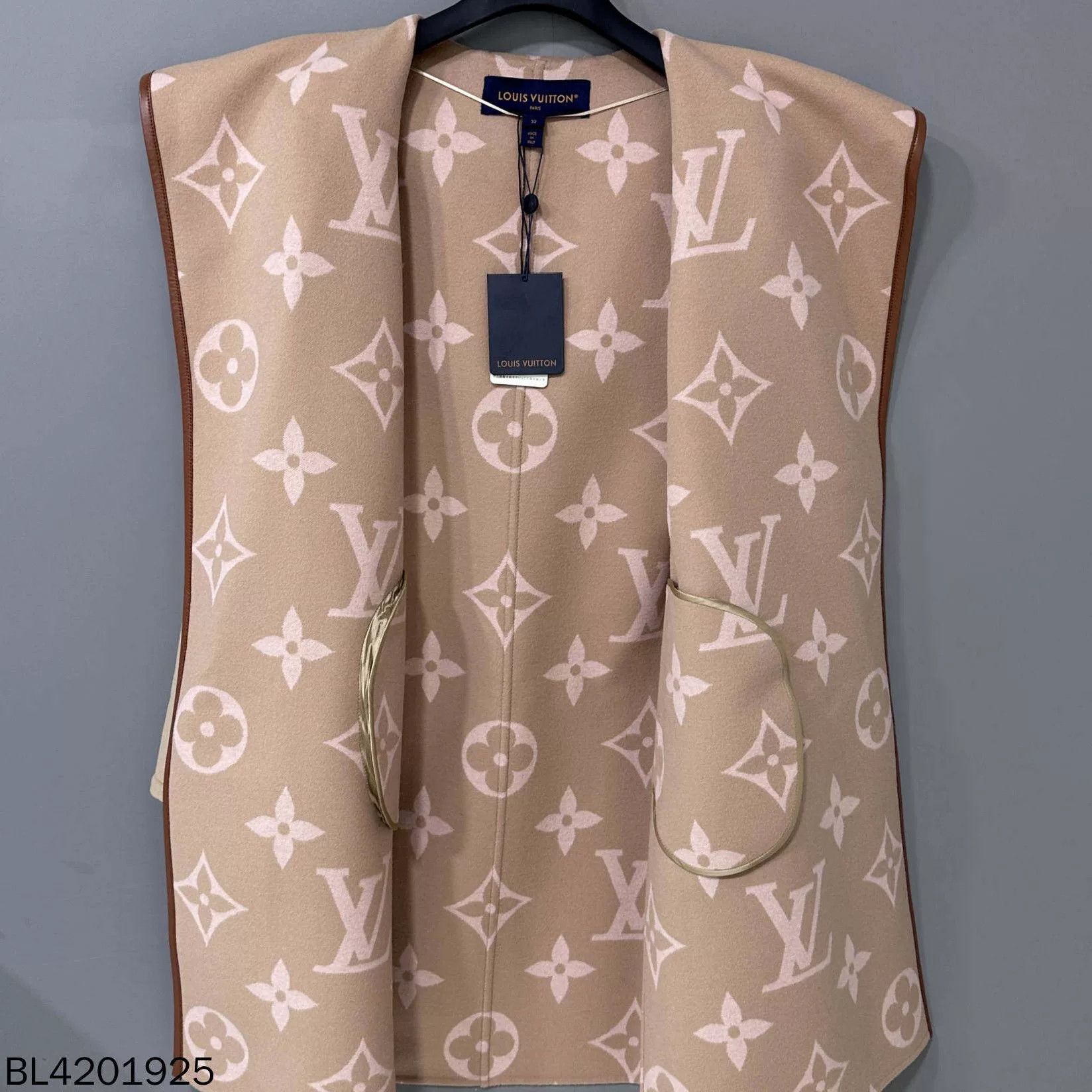 Louis Vuitton Louis Vuitton Nude Pink Flower Robe Coat Size XS / US 0-2 / IT 36-38 - 3 Thumbnail