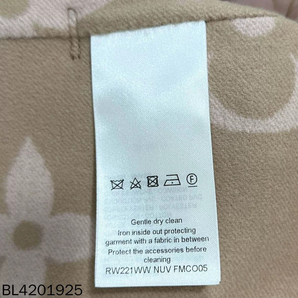 Louis Vuitton Louis Vuitton Nude Pink Flower Robe Coat Size XS / US 0-2 / IT 36-38 - 6 Thumbnail