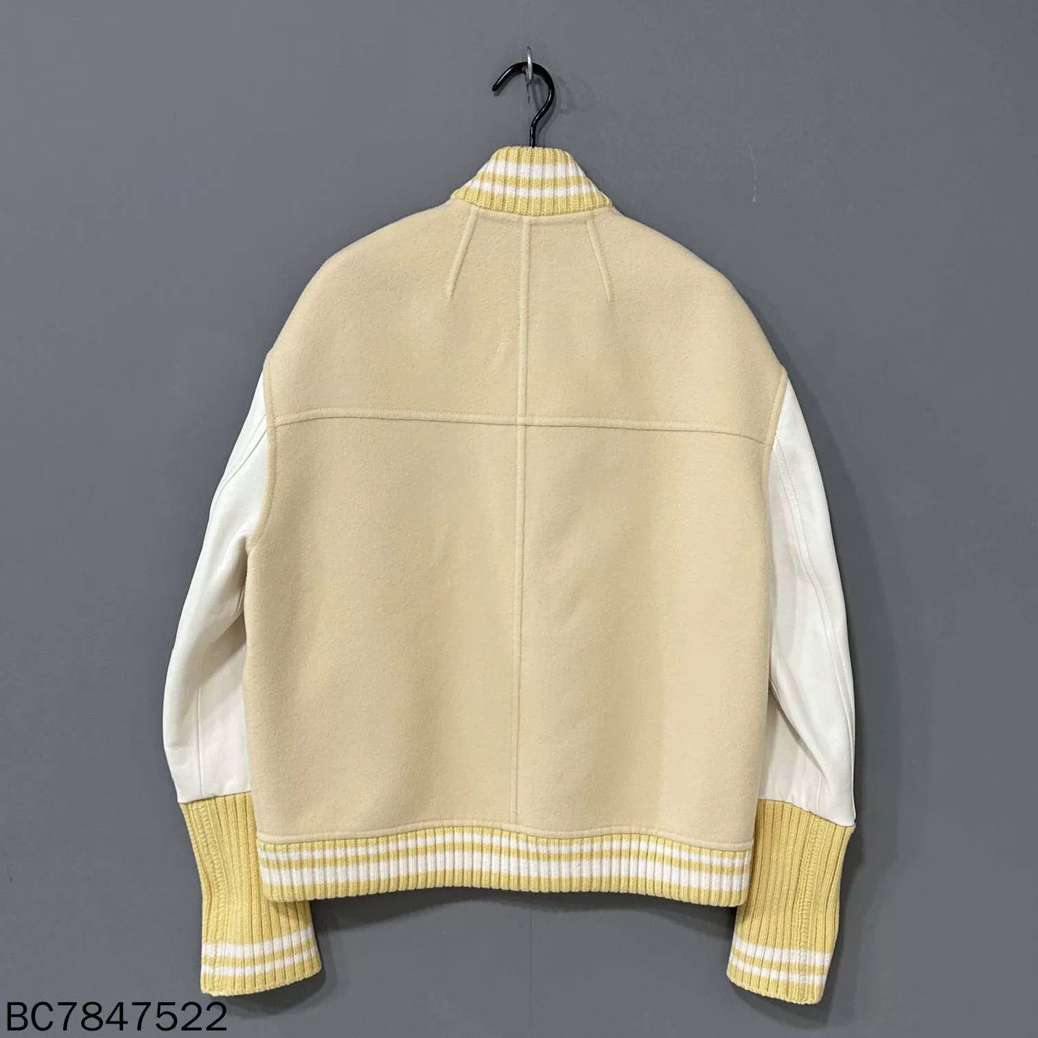 Louis Vuitton Louis Vuitton SS24 Letter Logo Leather Jacket Size US XS / EU 42 / 0 - 3 Thumbnail