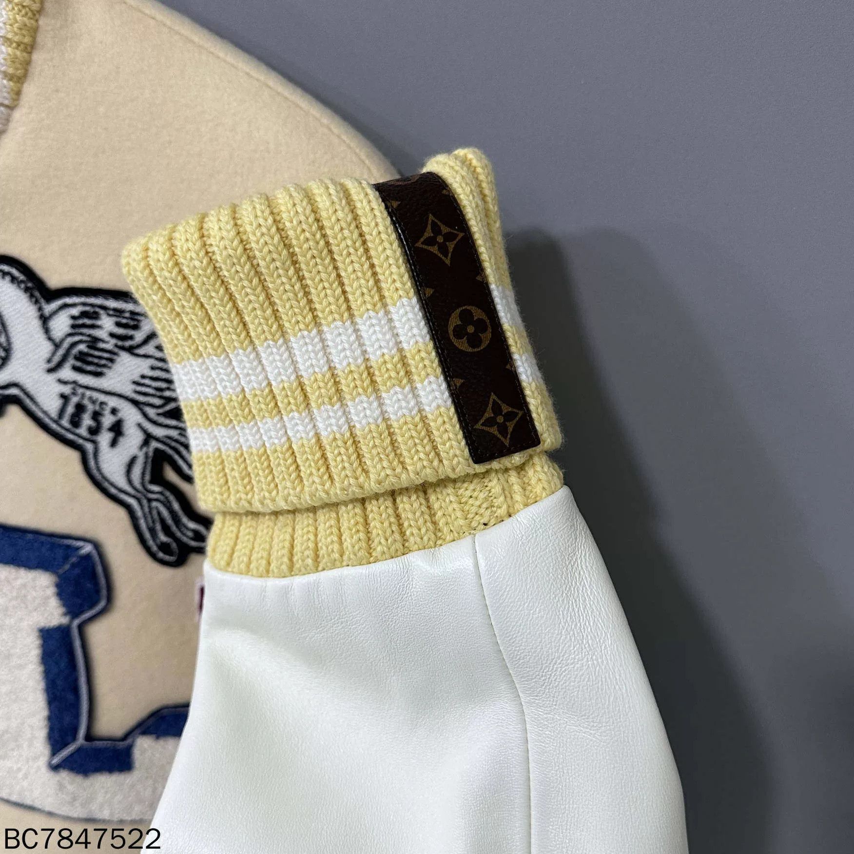 Louis Vuitton Louis Vuitton SS24 Letter Logo Leather Jacket Size US XS / EU 42 / 0 - 5 Thumbnail