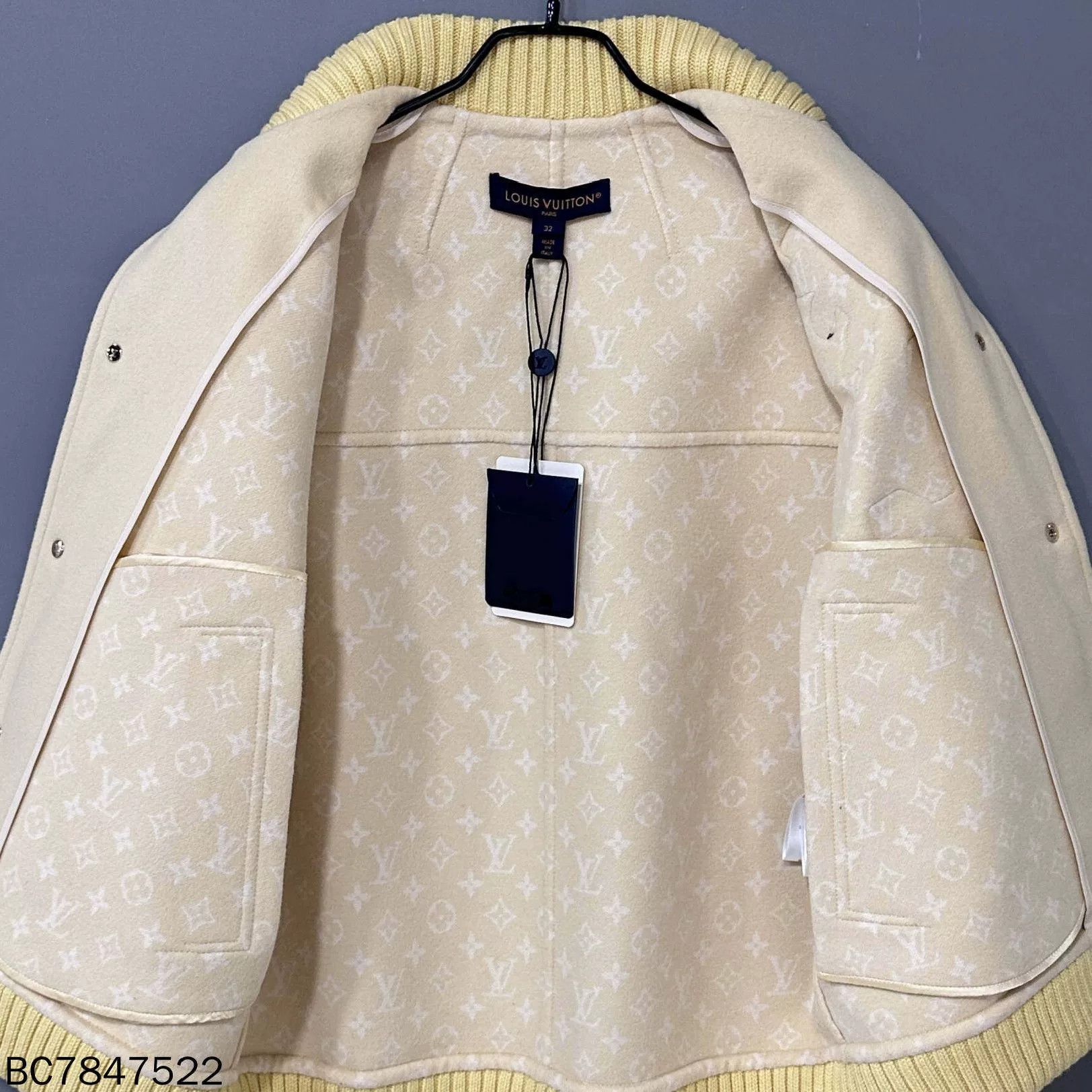 Louis Vuitton Louis Vuitton SS24 Letter Logo Leather Jacket Size US XS / EU 42 / 0 - 4 Thumbnail