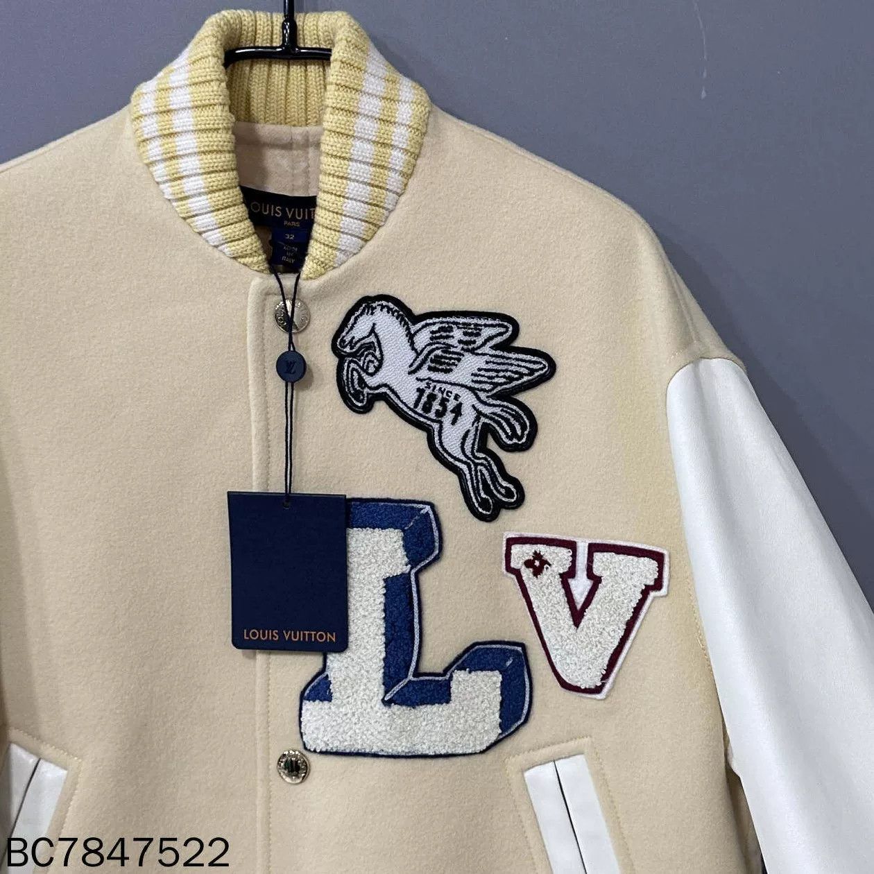 Louis Vuitton Louis Vuitton SS24 Letter Logo Leather Jacket Size US XS / EU 42 / 0 - 2 Thumbnail