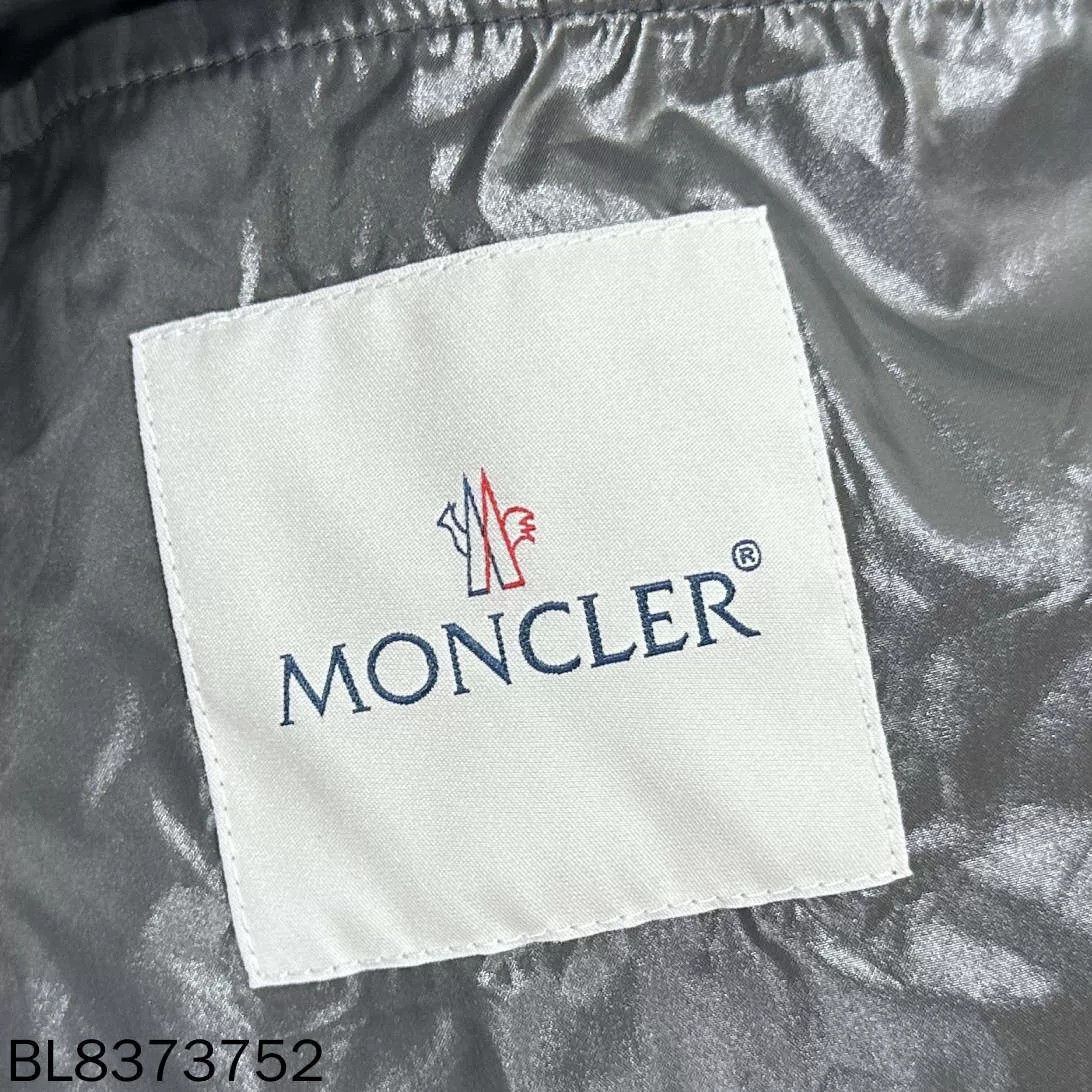 Moncler Moncler Bormes Black Hooded Down Vest Size US XS / EU 42 / 0 - 7 Thumbnail